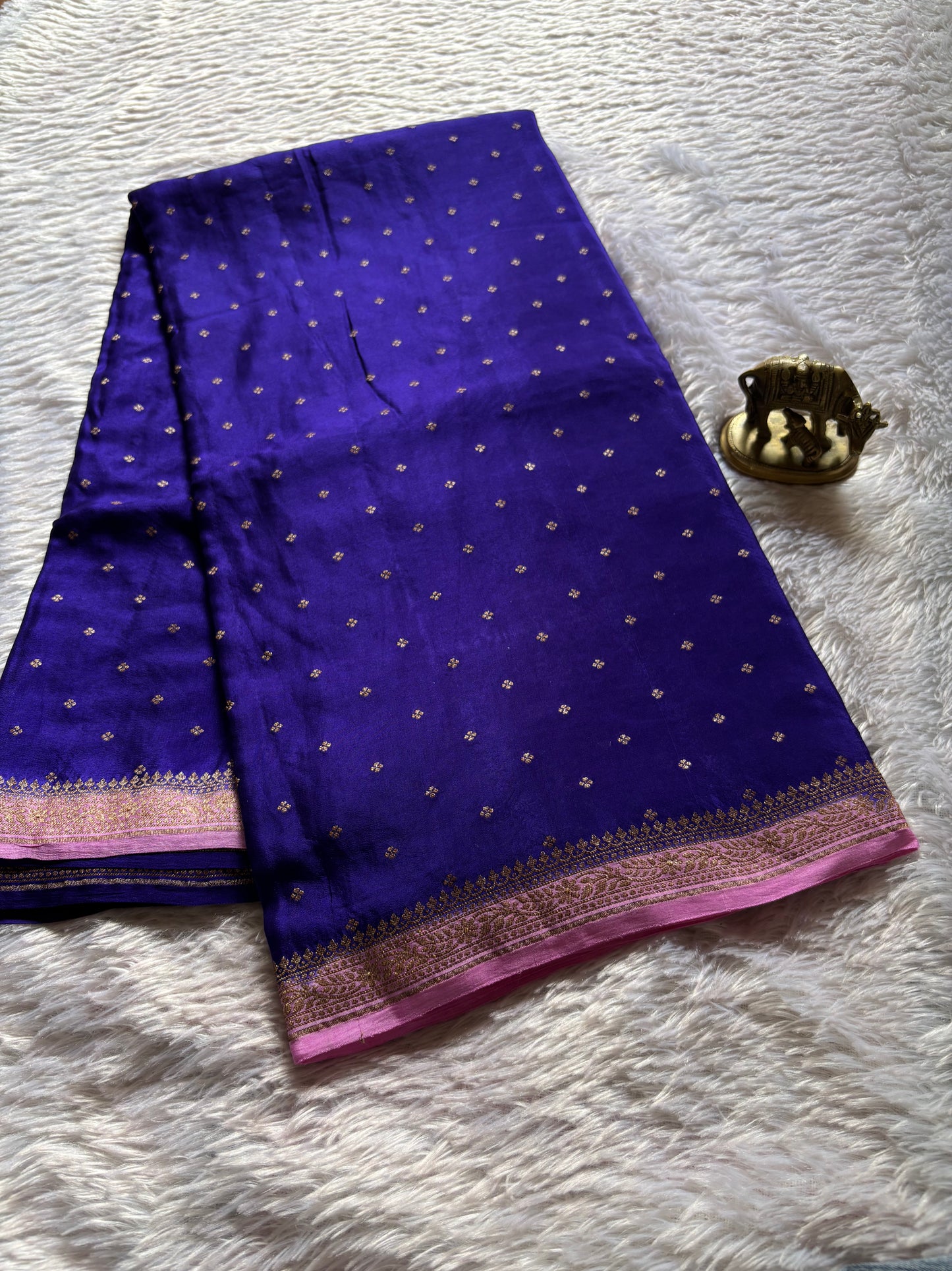 Deepali (2D) : Dark blue-baby pink