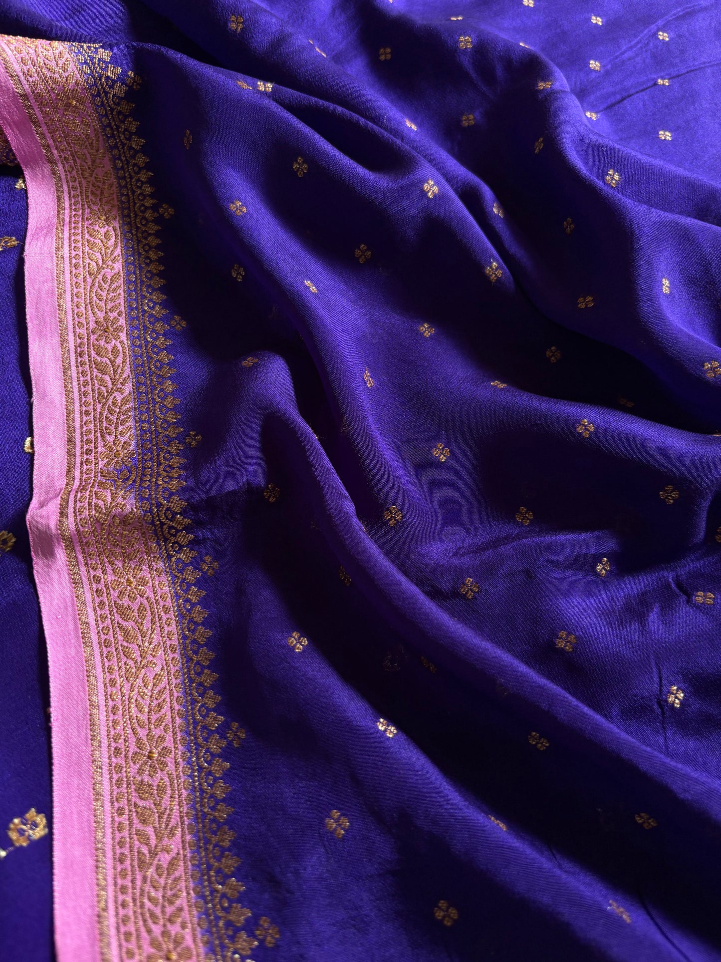 Deepali (2D) : Dark blue-baby pink
