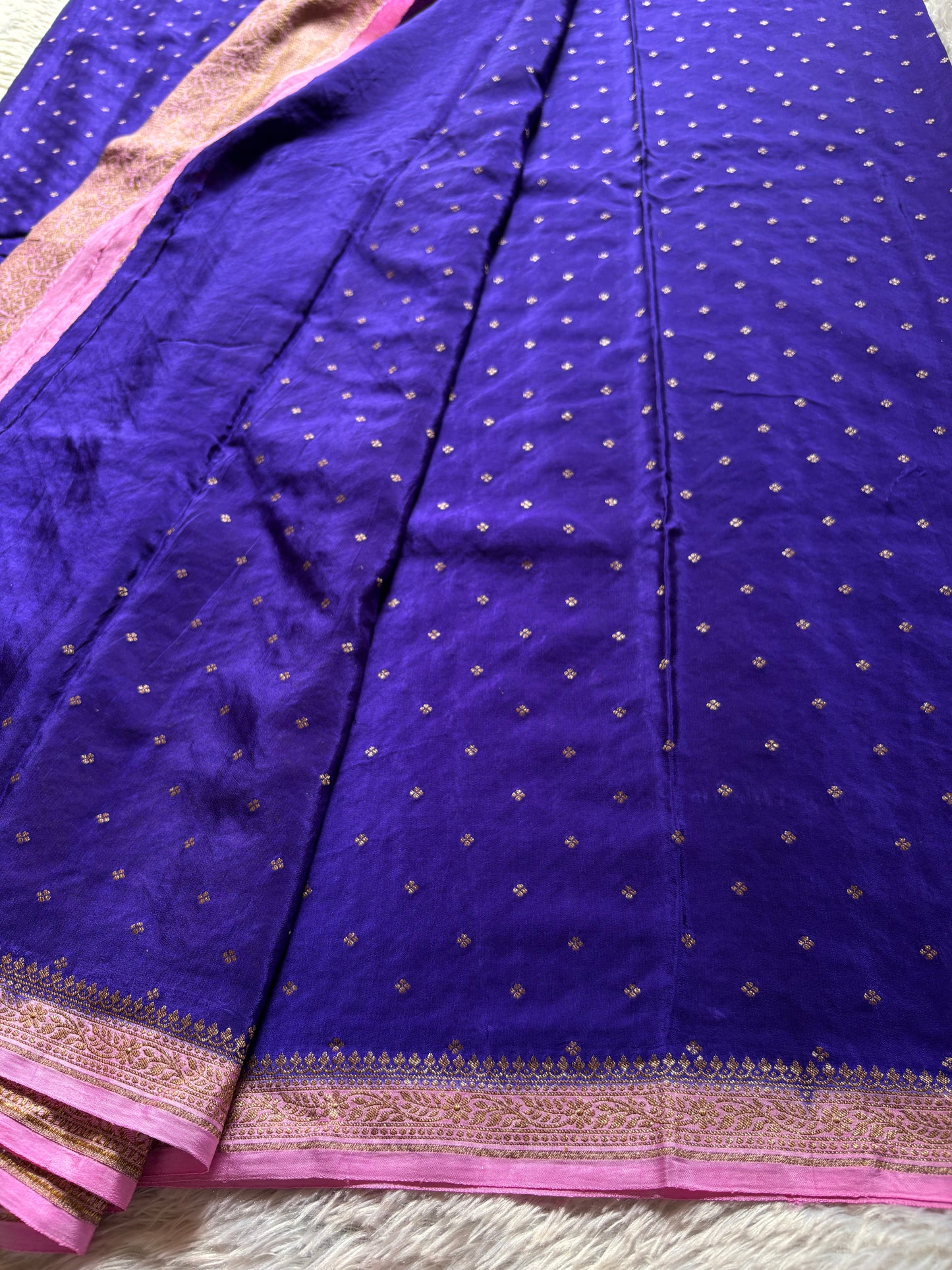 Deepali (2D) : Dark blue-baby pink