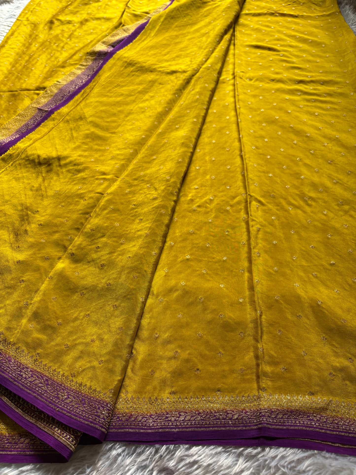 Deepali (2D) : Golden yellow-purple
