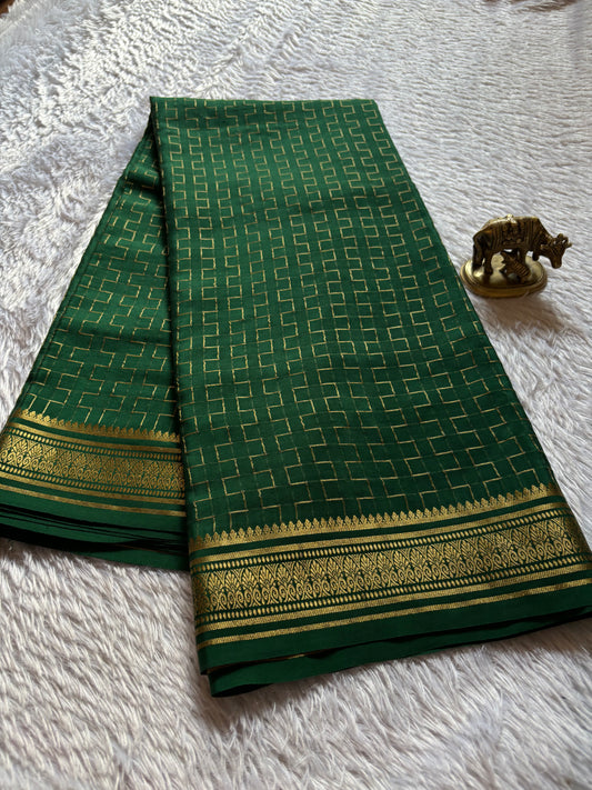 Lekha : Solid Bottle green