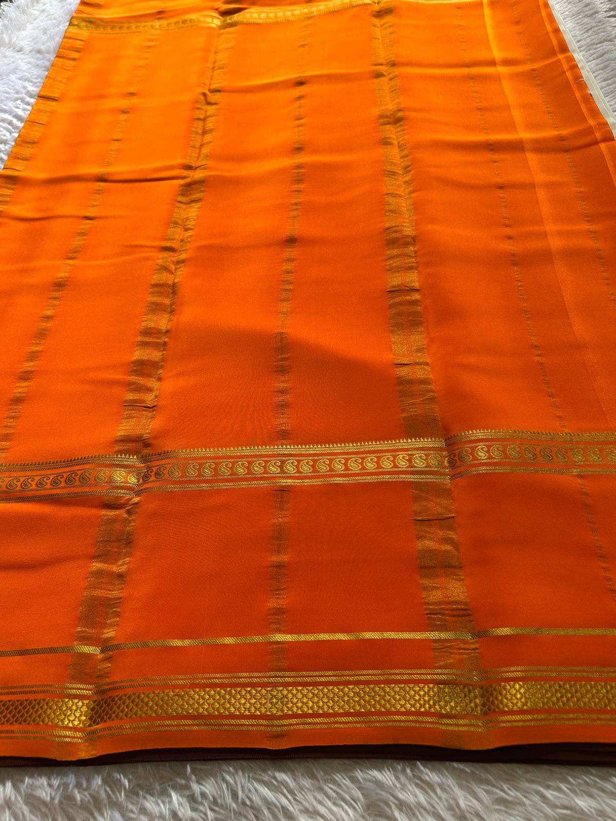 Triguna (3D) : Off white-orange-chocolate brown