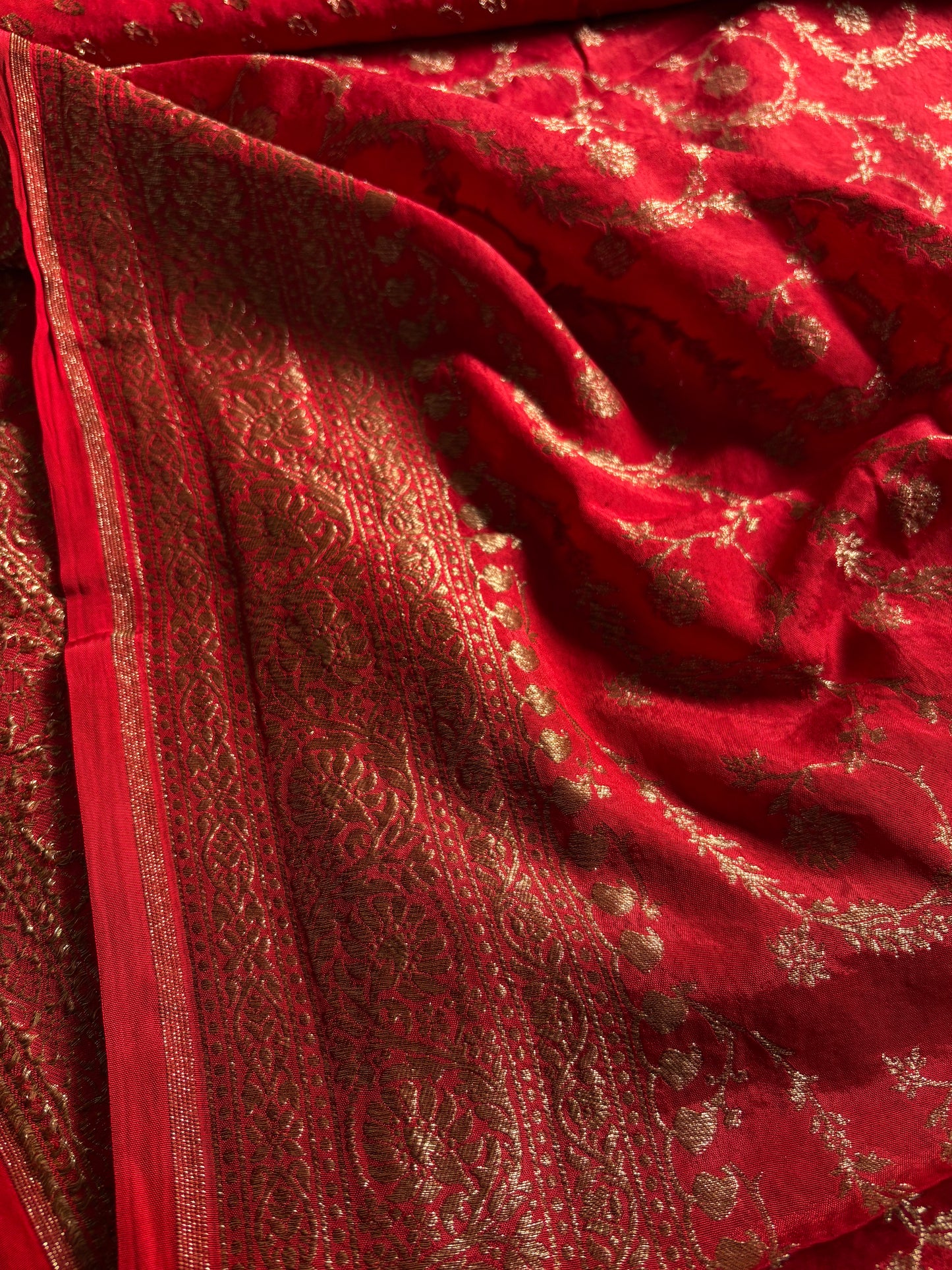 SCB06 : Solid Red