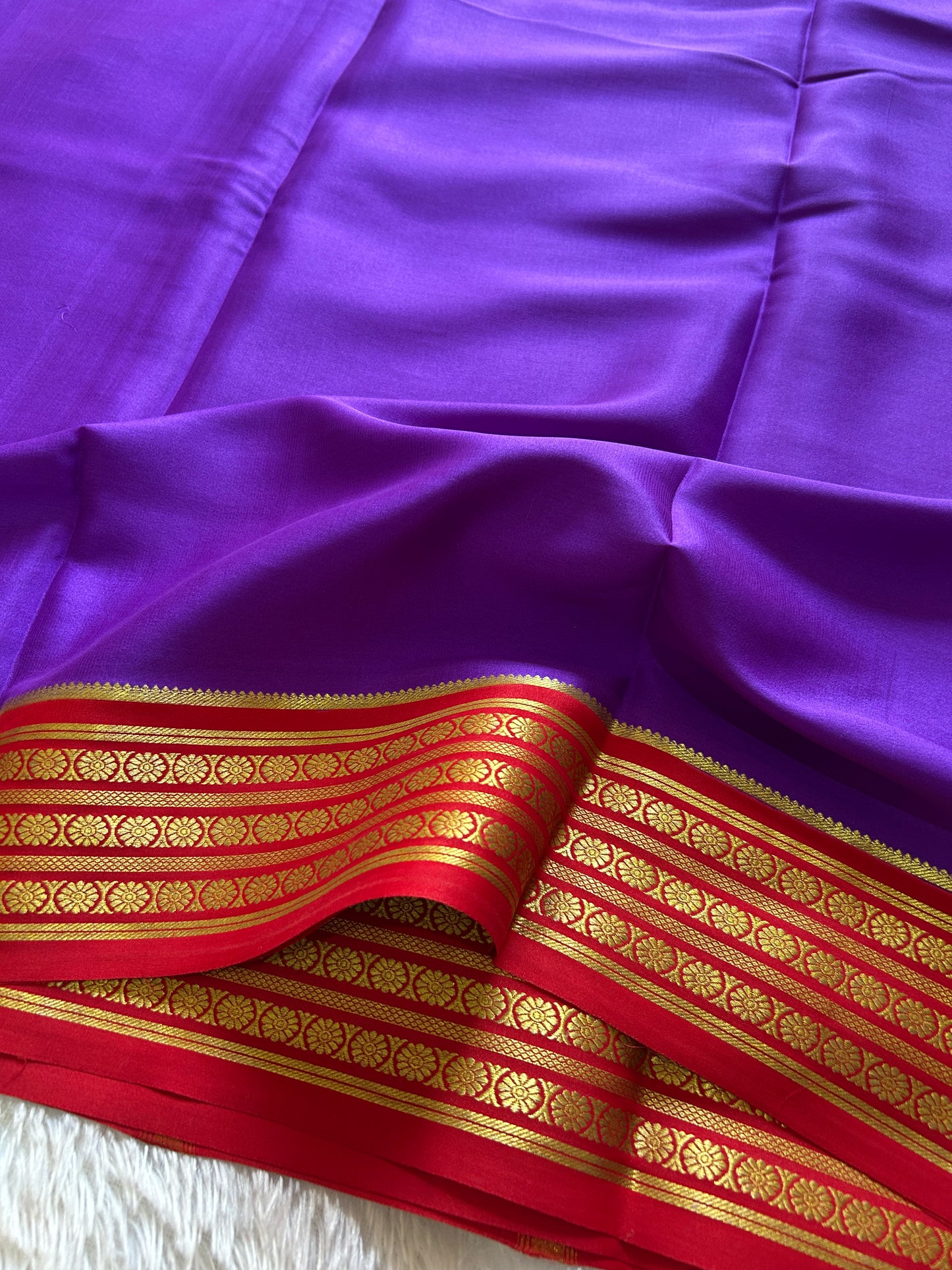 Pushpa (2D) : Purple-red