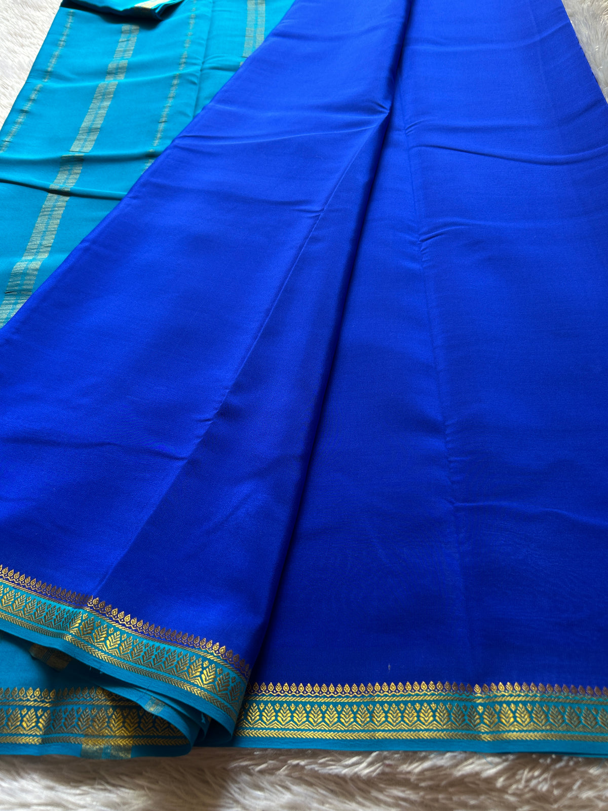 Jyothi (2D) : Royal blue-ananda blue