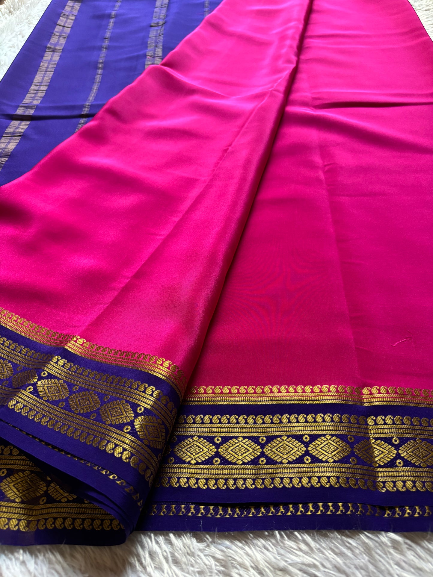 Rashmika (2D) : Pink-navy blue
