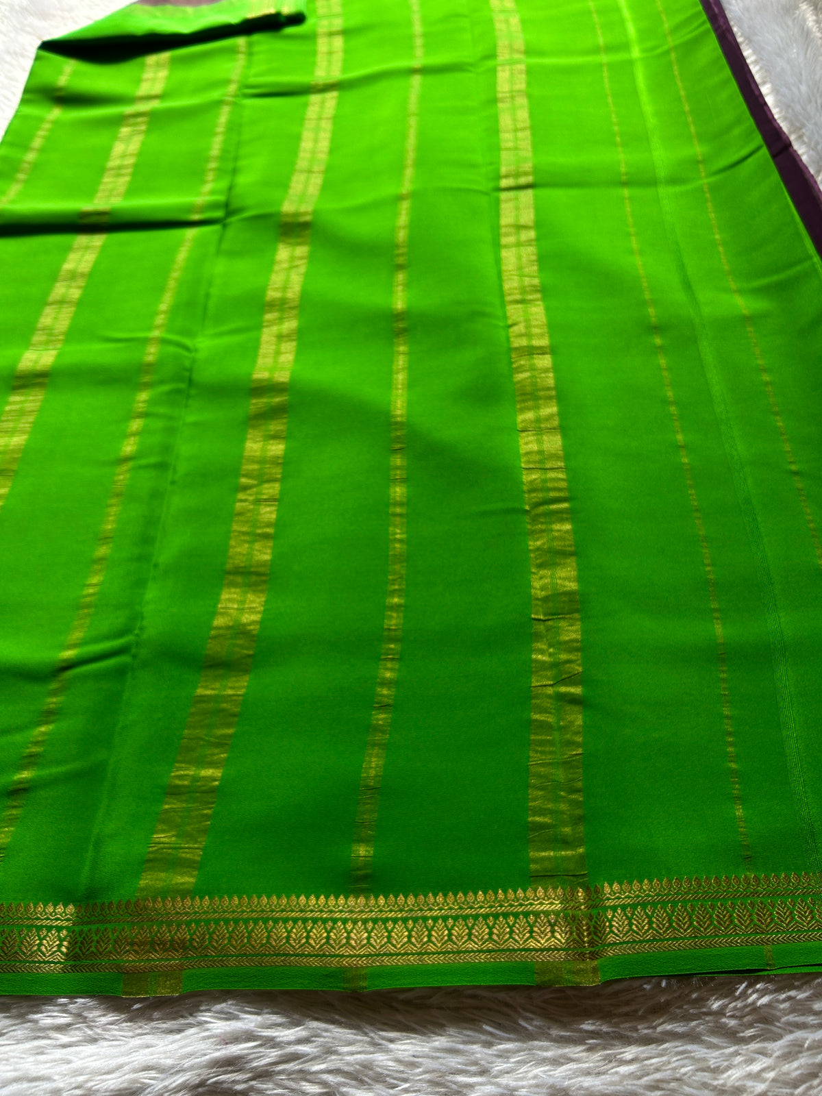 Jyothi (2D) : Deep plum-leaf green