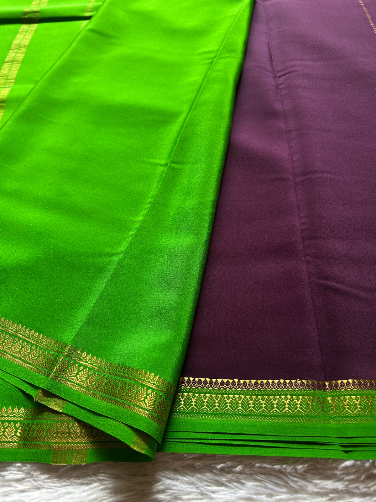 Jyothi (2D) : Deep plum-leaf green