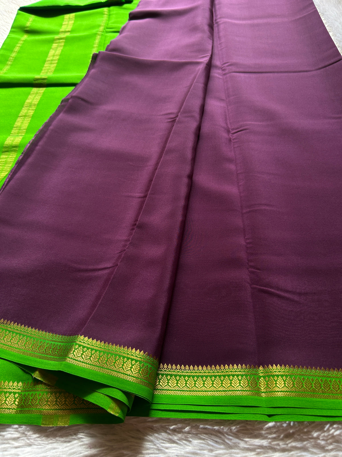 Jyothi (2D) : Deep plum-leaf green