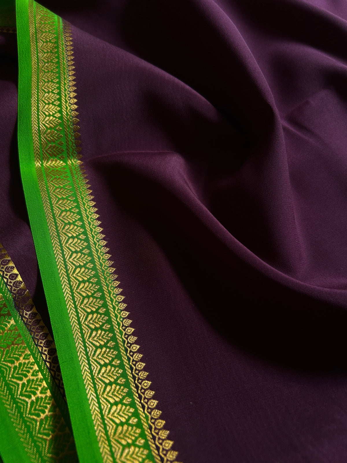 Jyothi (2D) : Deep plum-leaf green