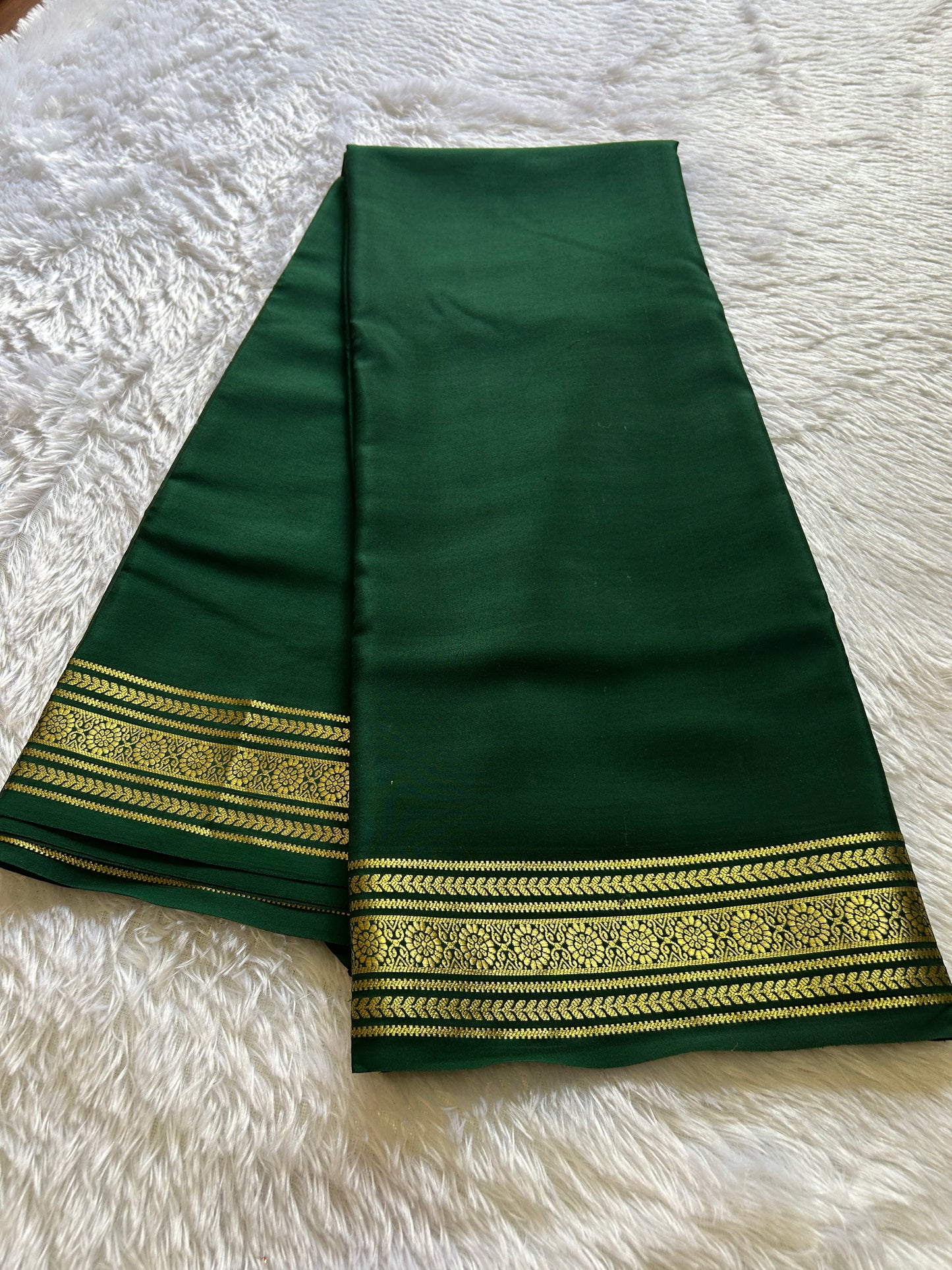 Devika : Solid bottle green