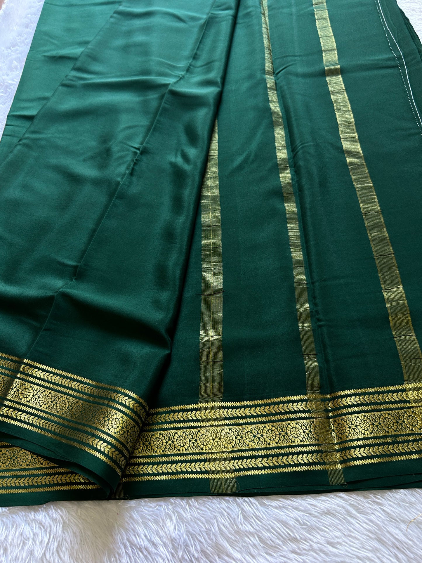 Devika : Solid bottle green