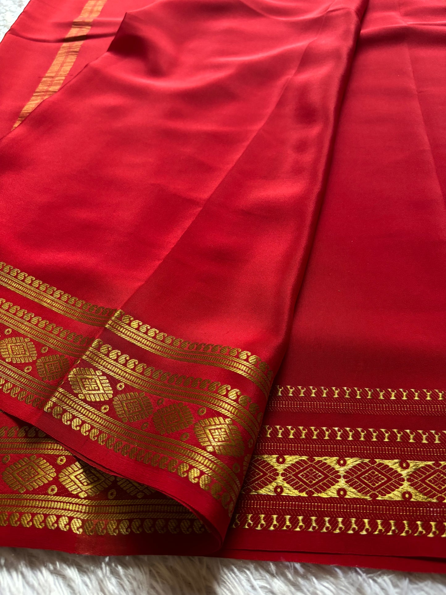 Rashmika : Solid Red