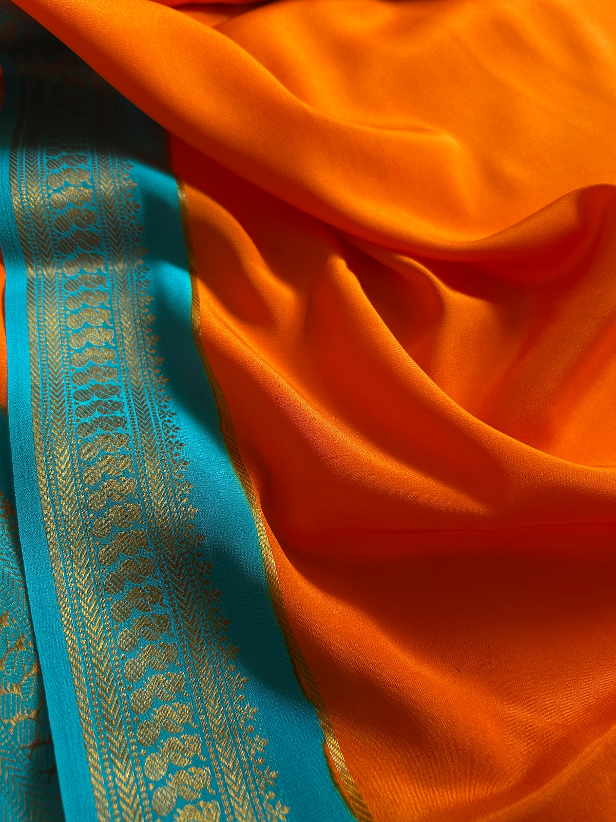 Mayuri (2D) : Orange-ananda blue