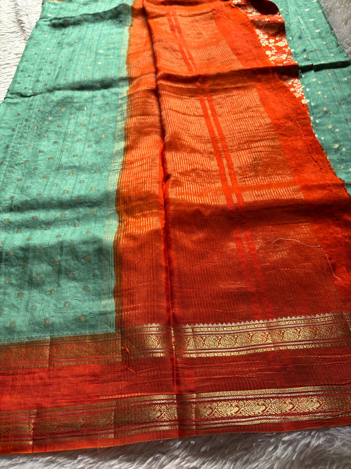 SS101 (2D) : Sea green-rust orange