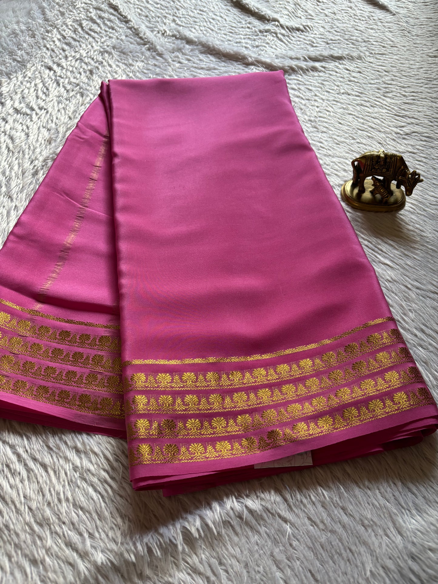 Mohana : Solid Bright pink