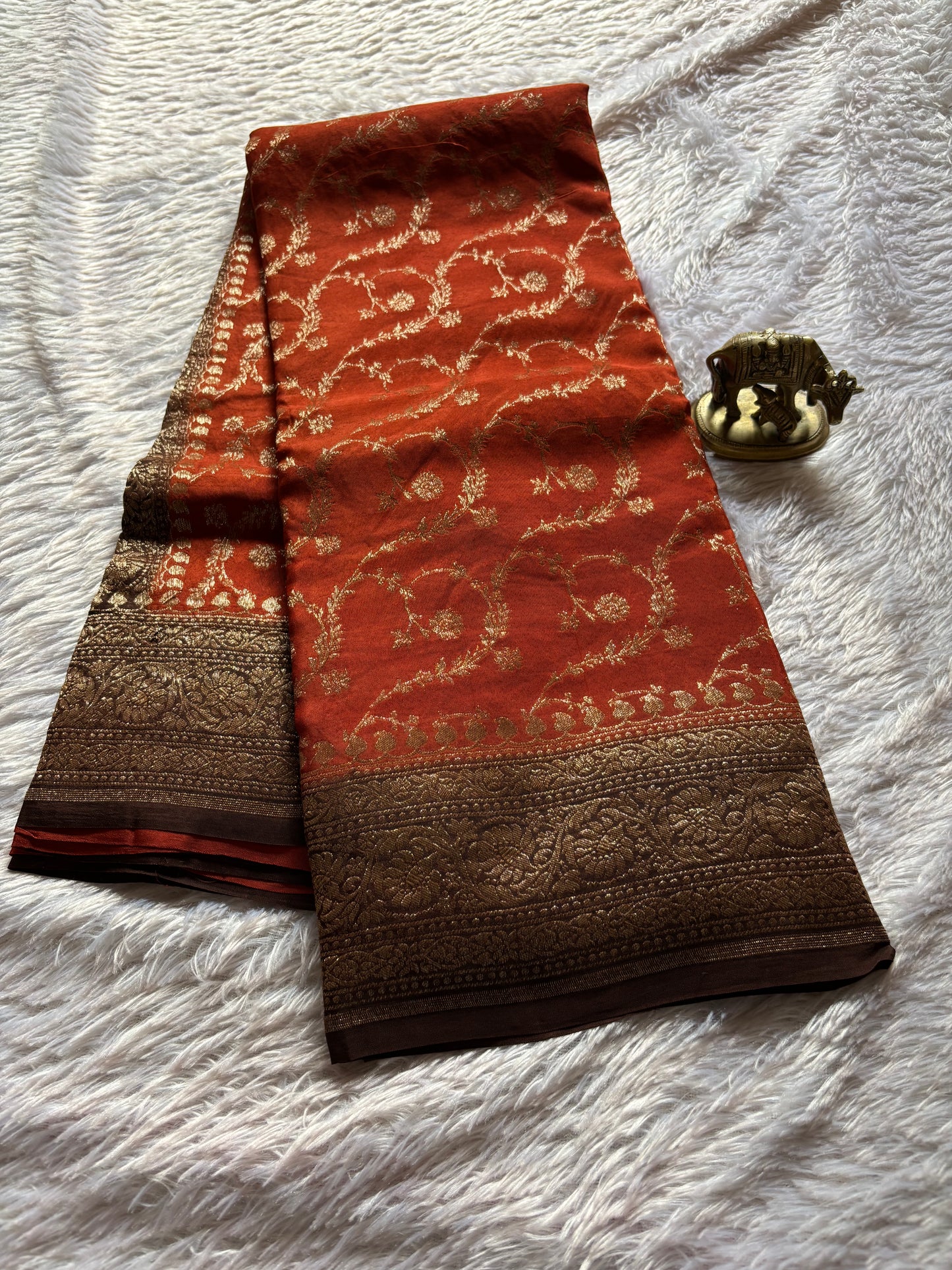 SCB06 (2D) : Rust orange-brown