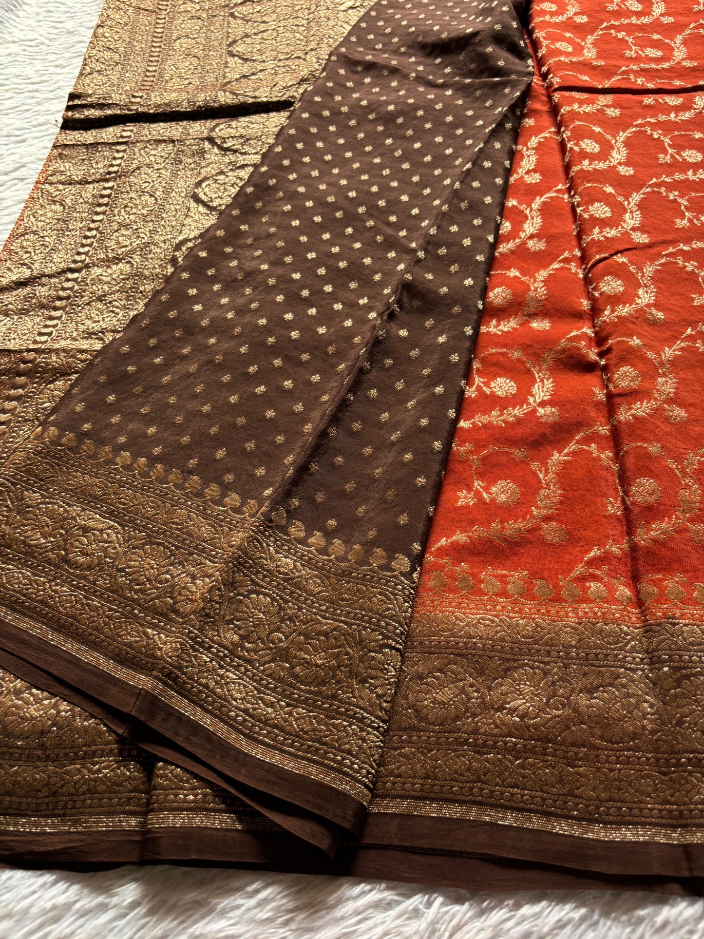 SCB06 (2D) : Rust orange-brown