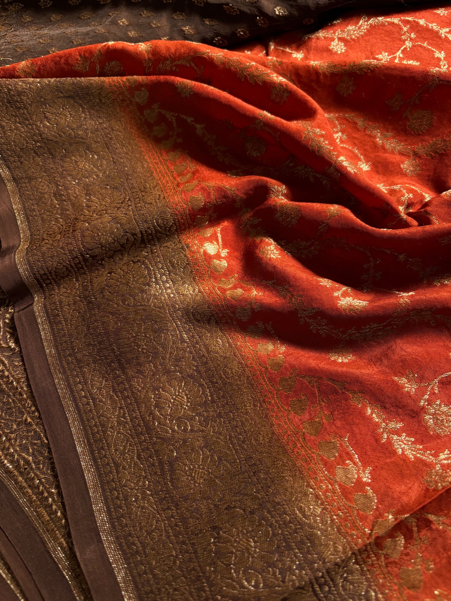 SCB06 (2D) : Rust orange-brown