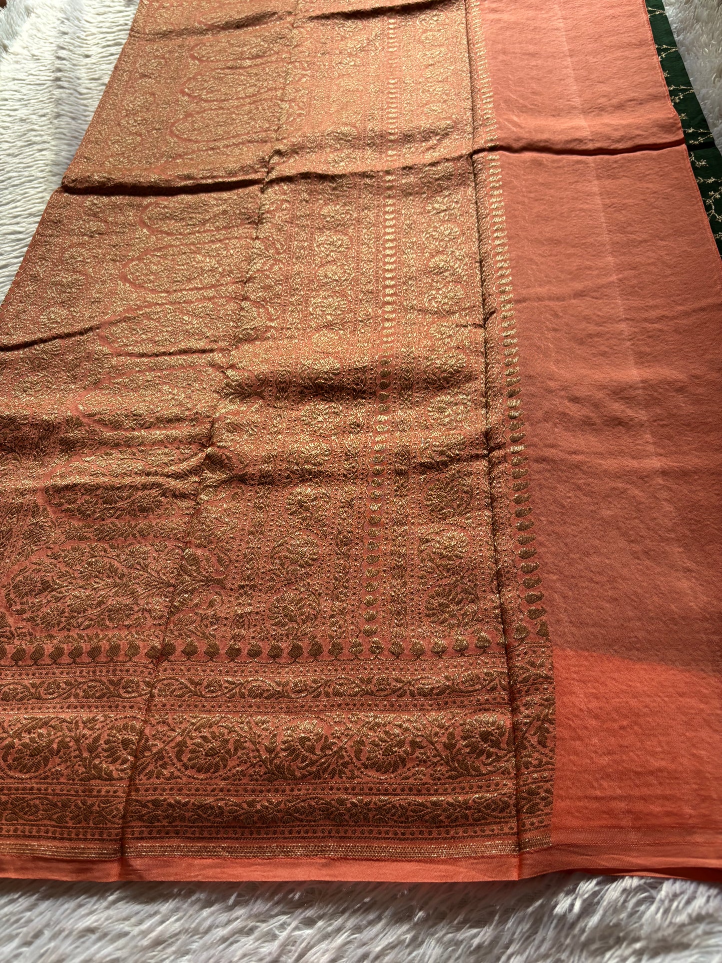 SCB06 (2D) : Dark green-peach