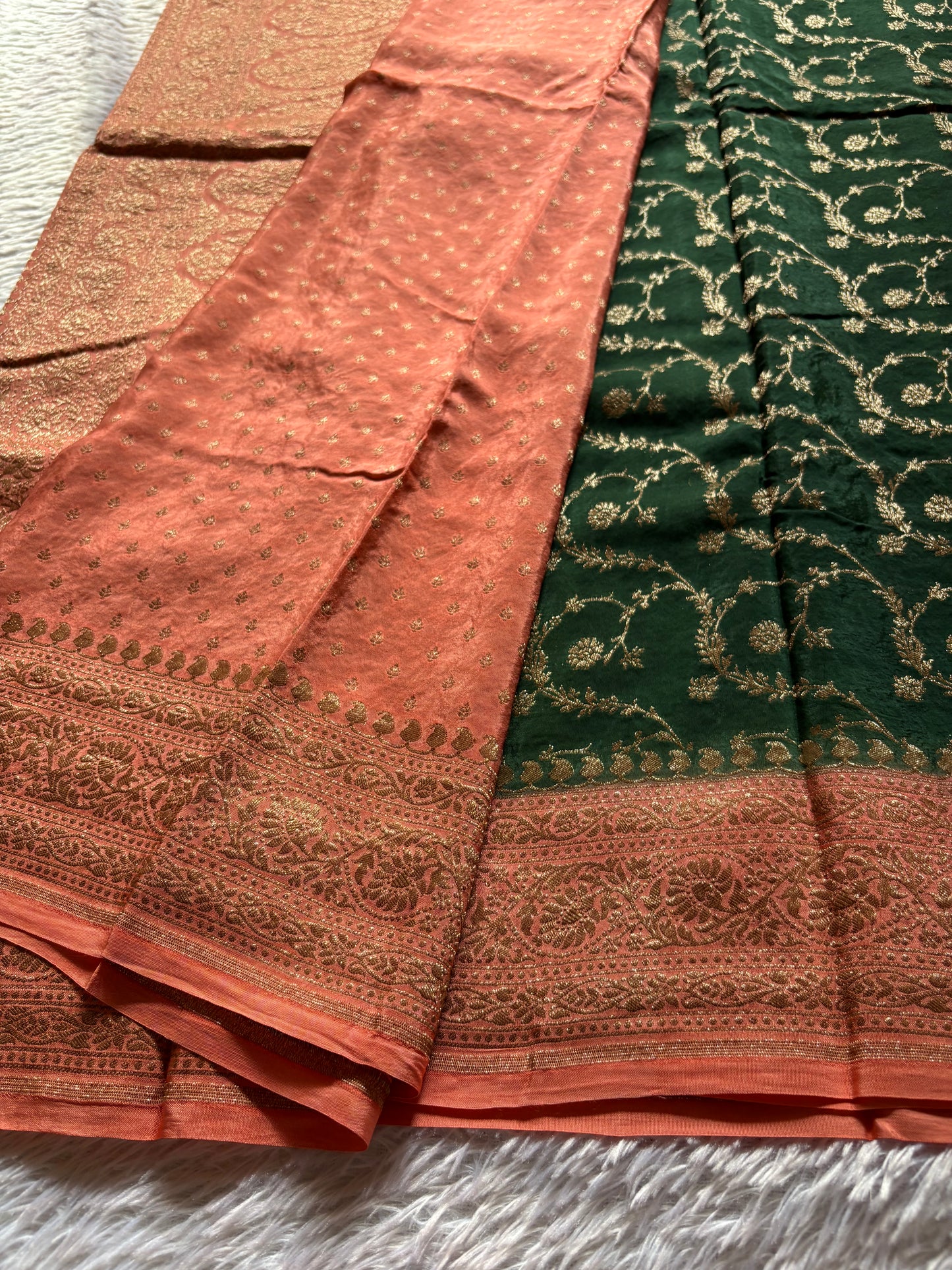 SCB06 (2D) : Dark green-peach
