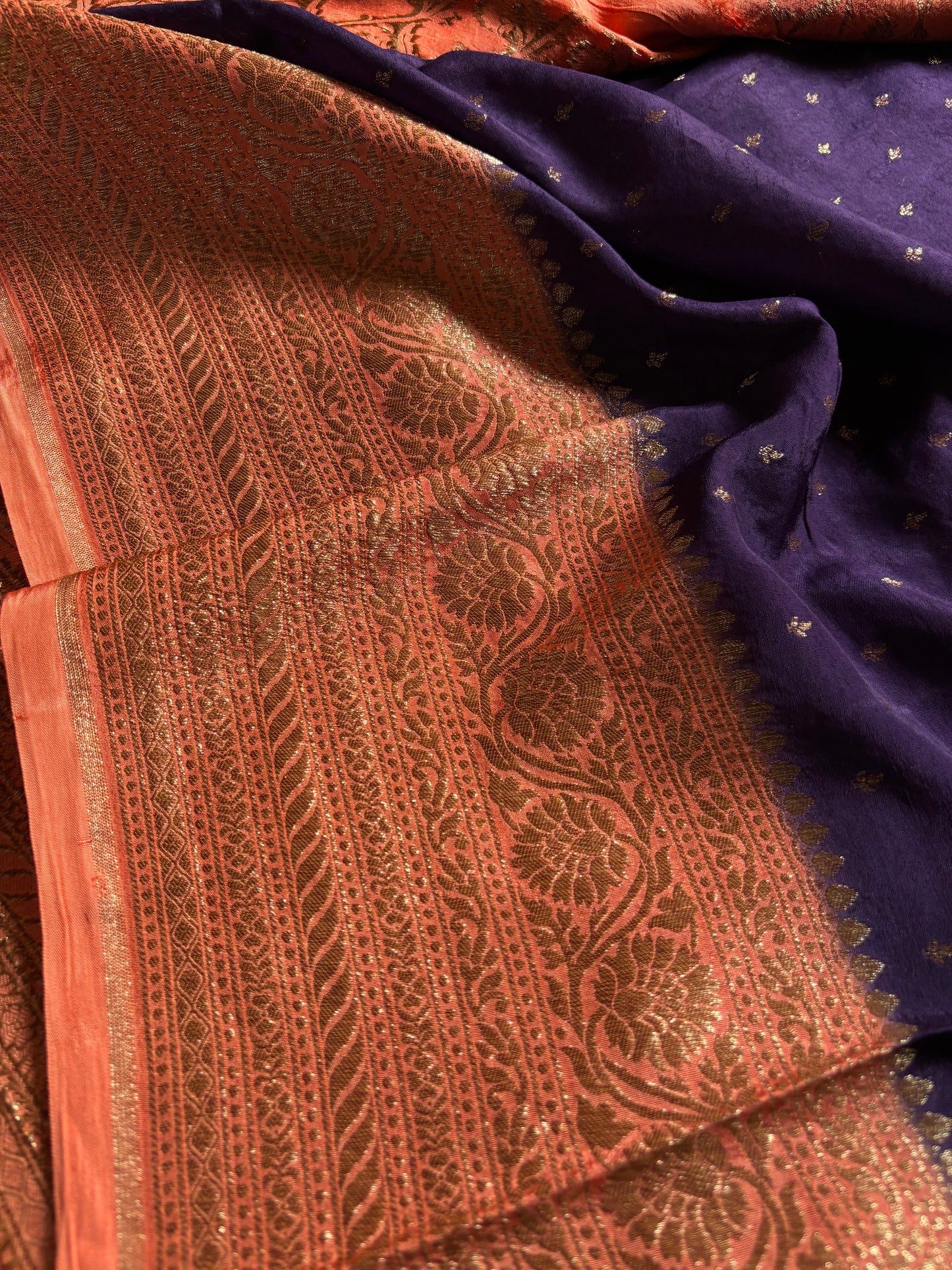 SCB05 (2D) : Dark violet-peach