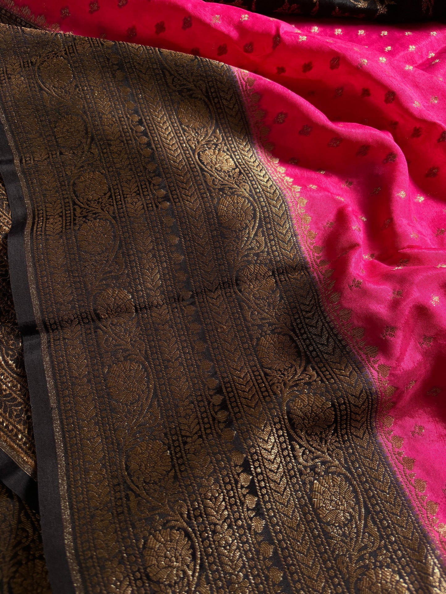 SCB04 (2D) : Rani pink-black