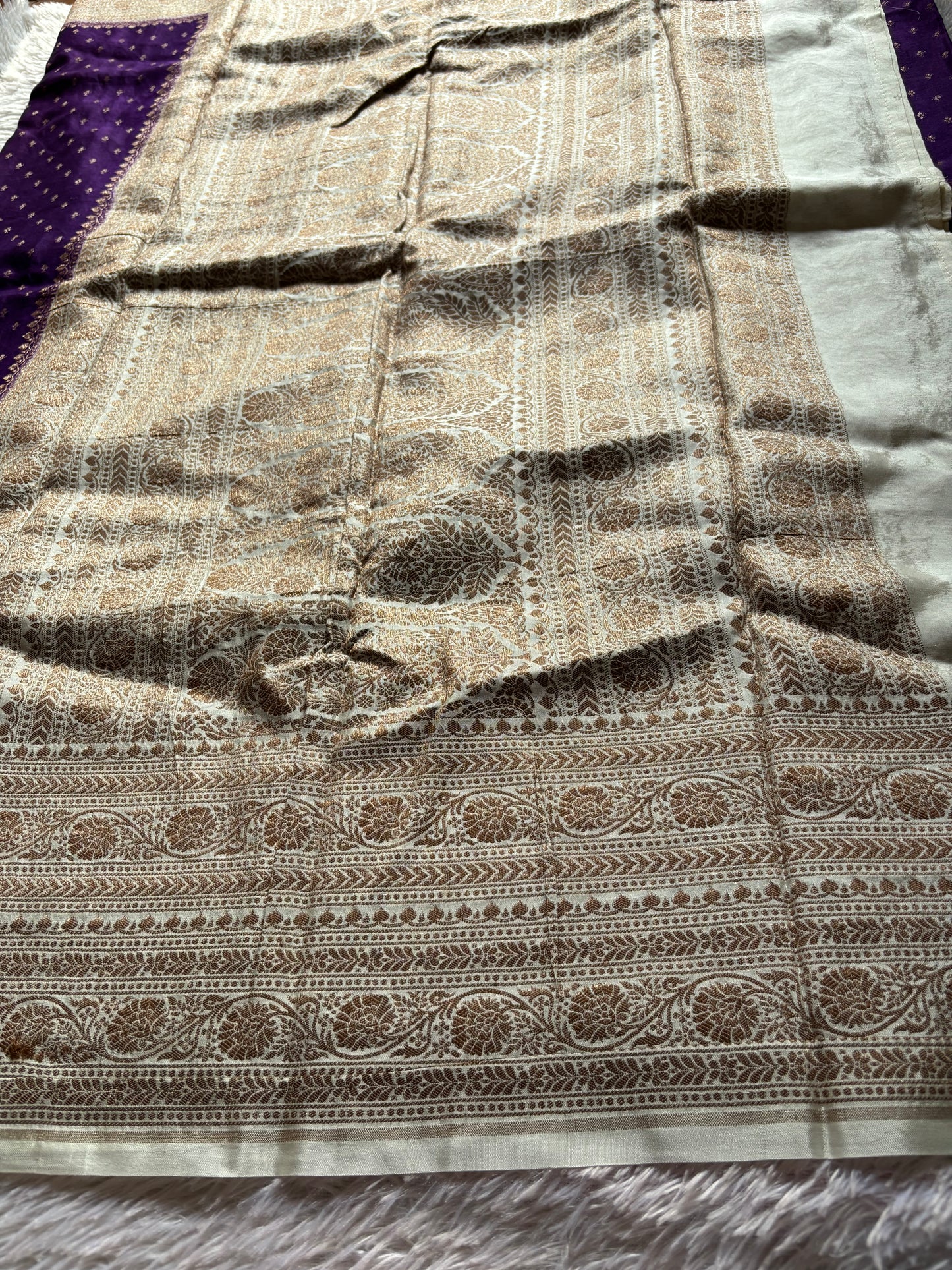 SCB04 (2D) : Purple-off white