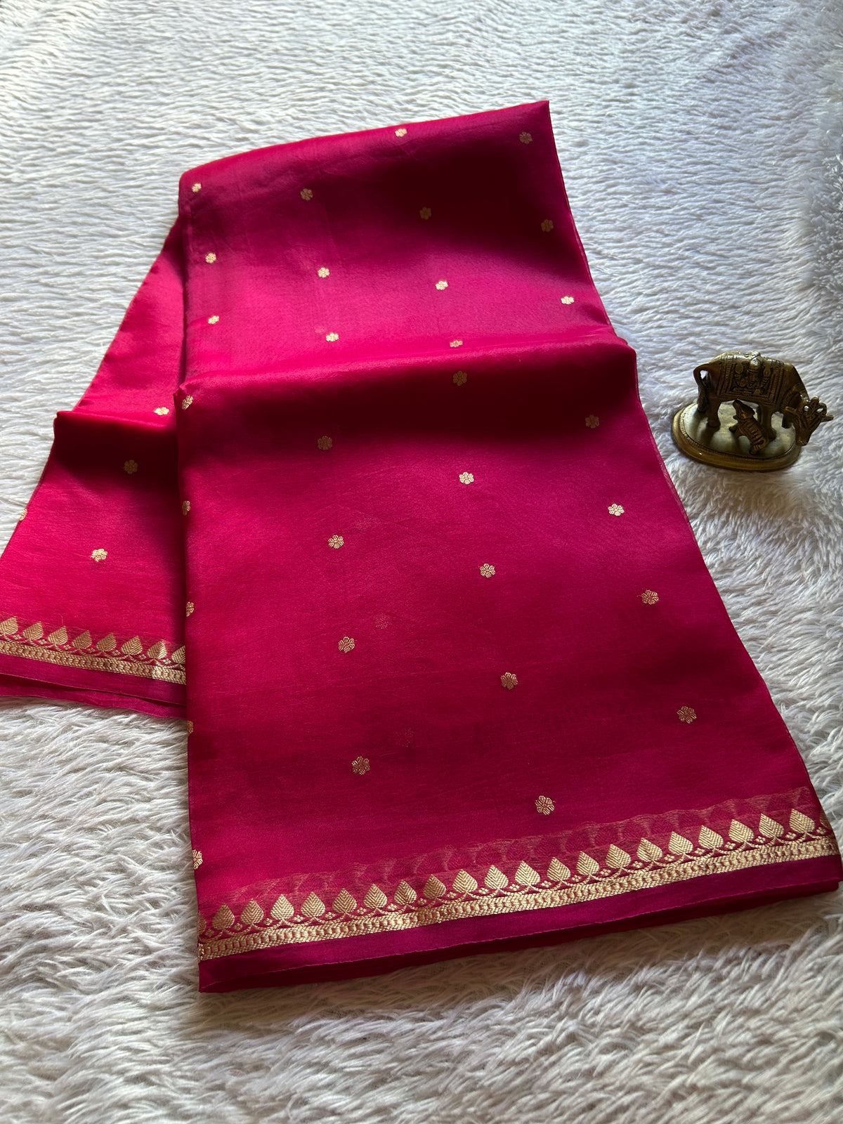 Taarini : Solid Rani pink