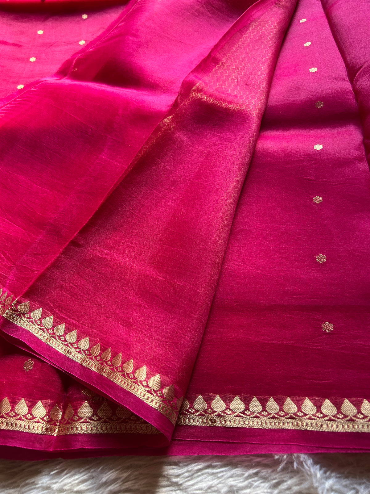 Taarini : Solid Rani pink