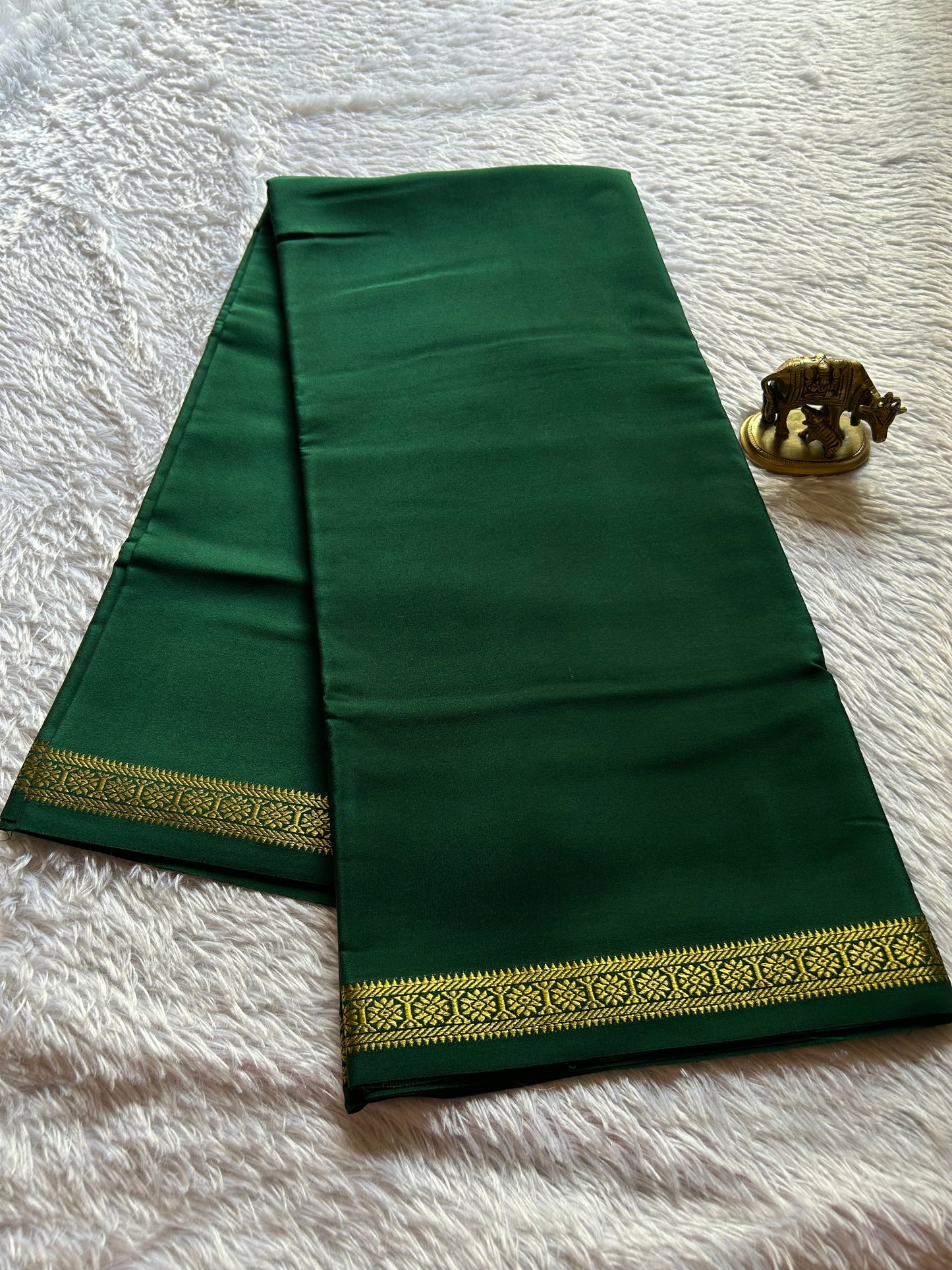 Rudrakshi : Solid Dark green