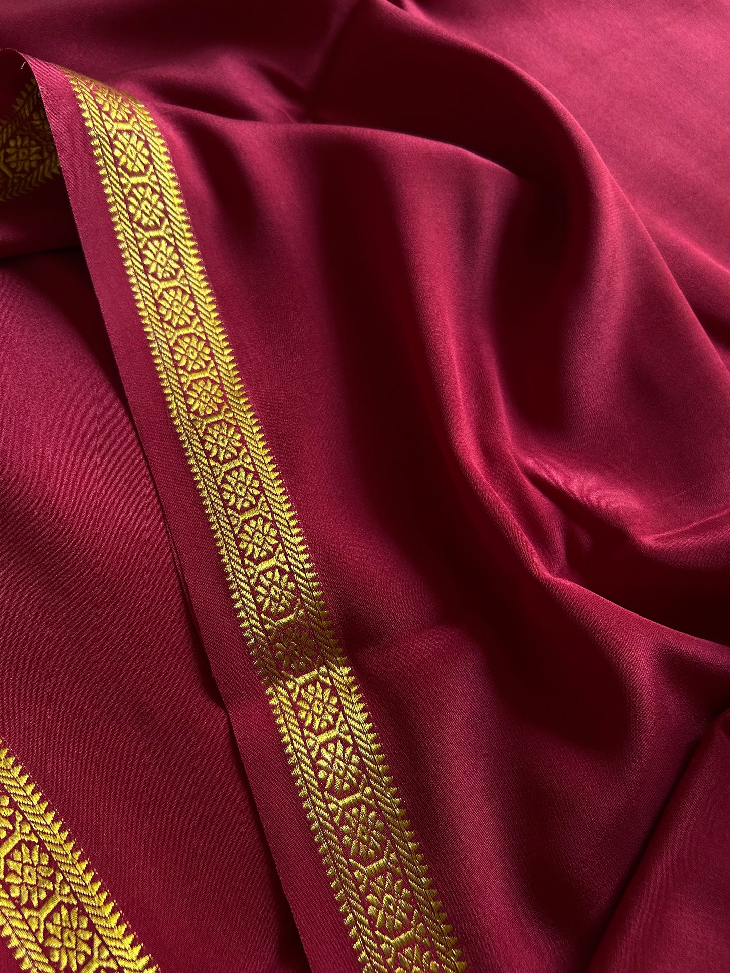 Rudrakshi : Solid Maroon
