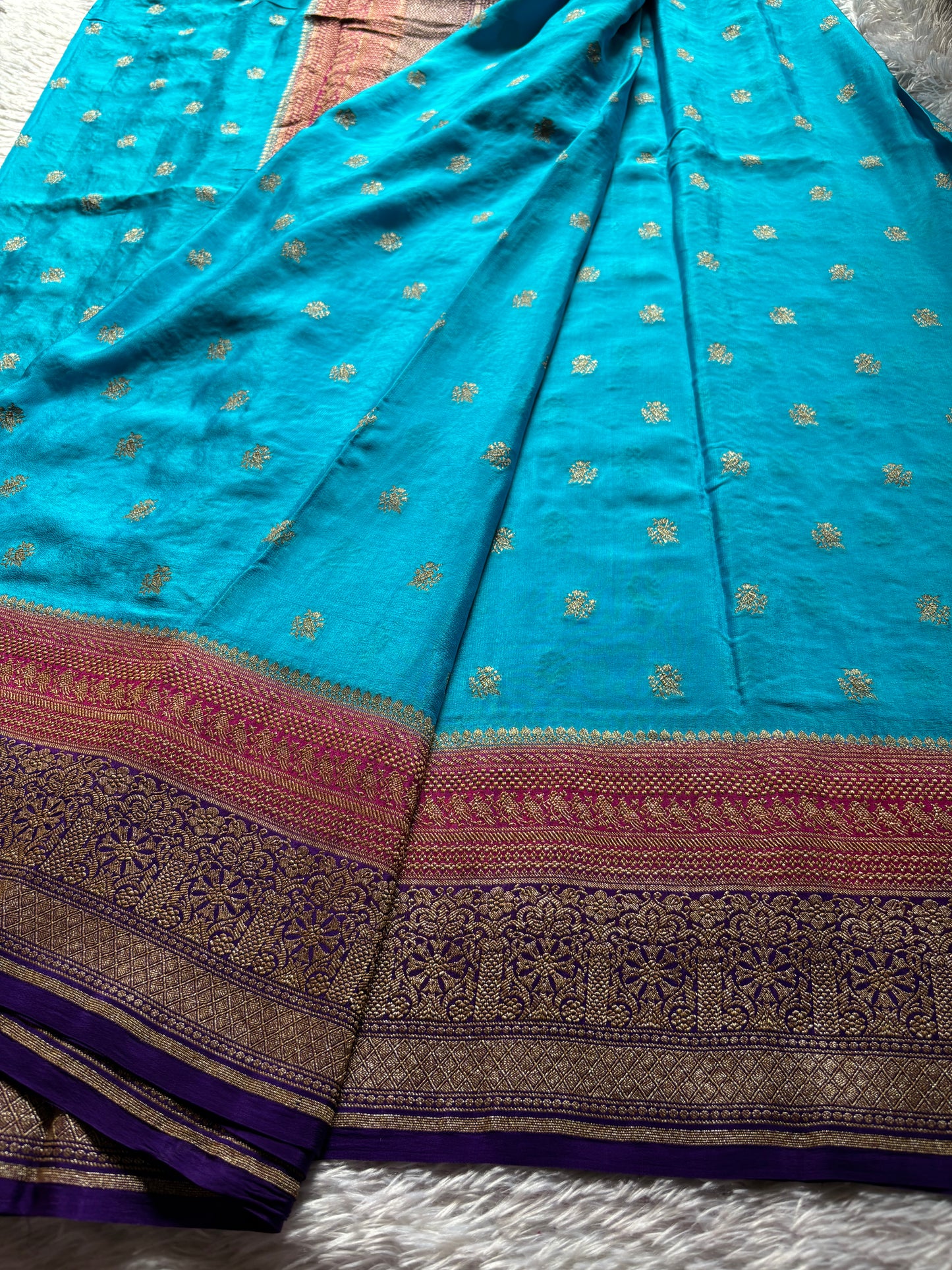 Triskika (3D) : Ananda blue-pink-violet