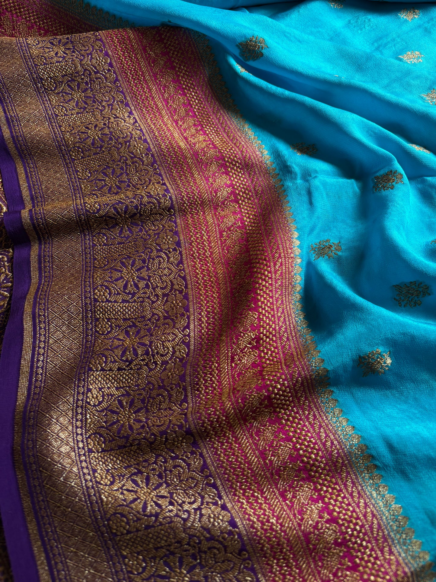 Triskika (3D) : Ananda blue-pink-violet