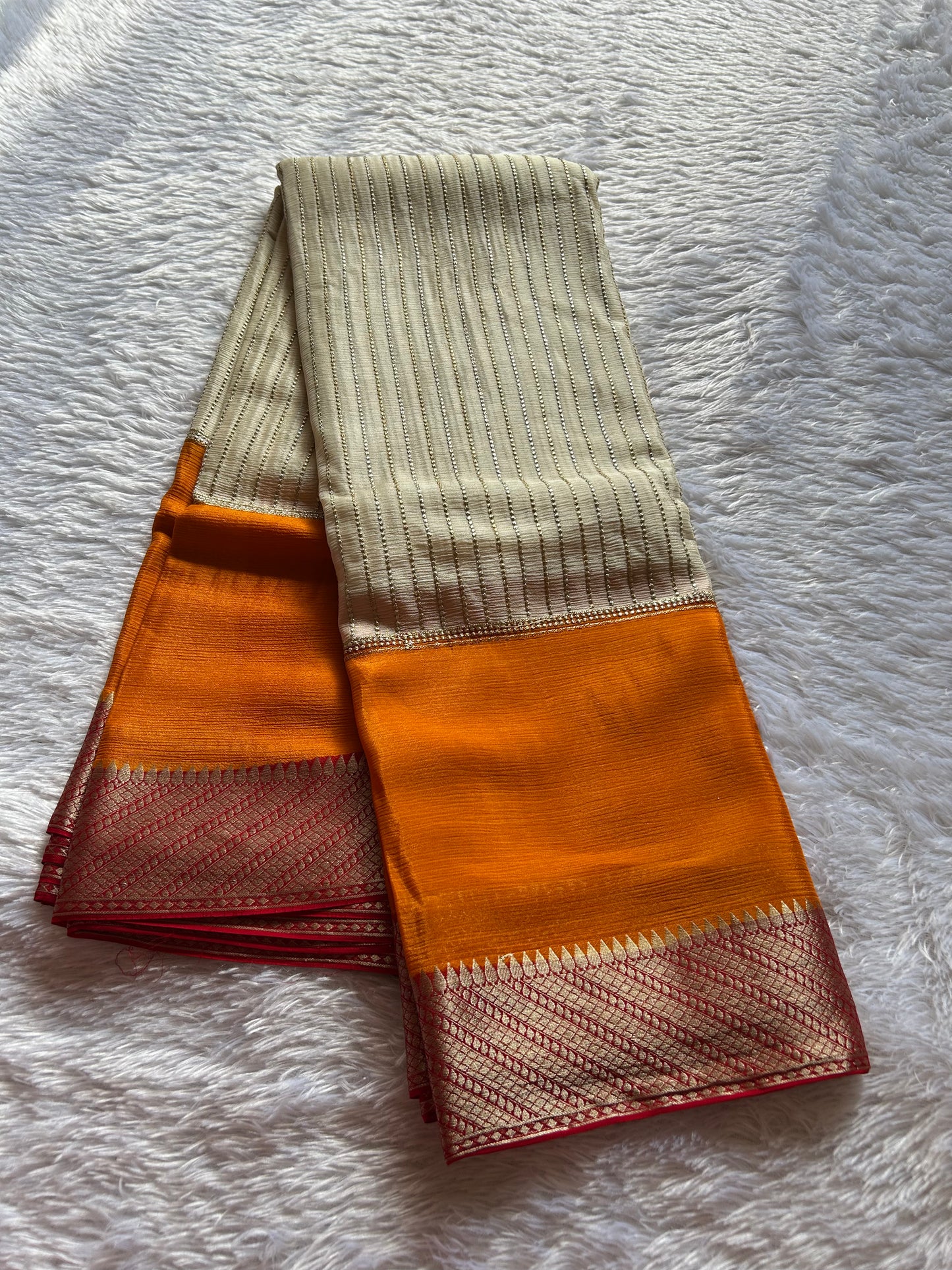 SS110 (3D) : Off white-orange-red