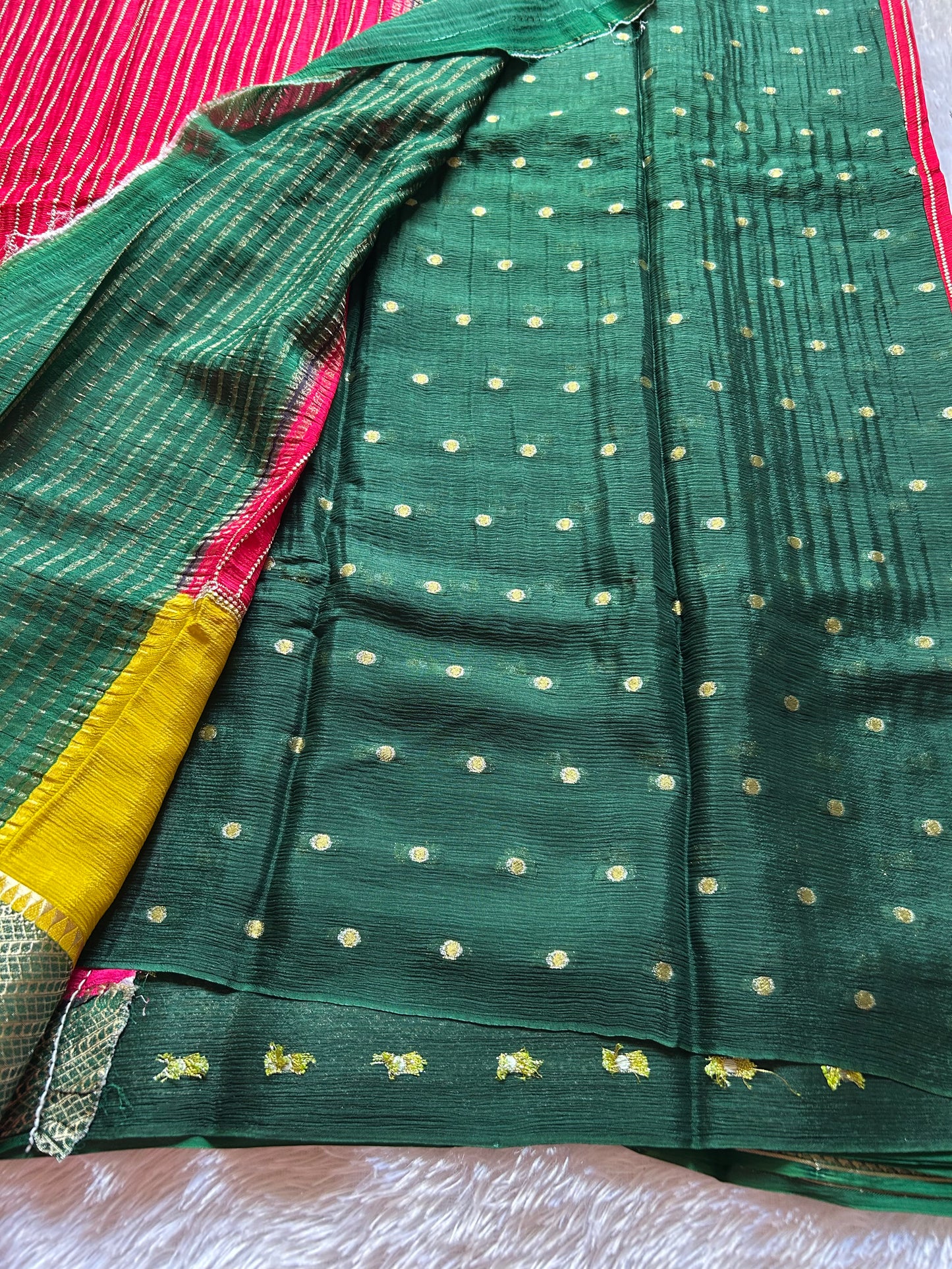 SS110 (3D) : Red-olive-dark green