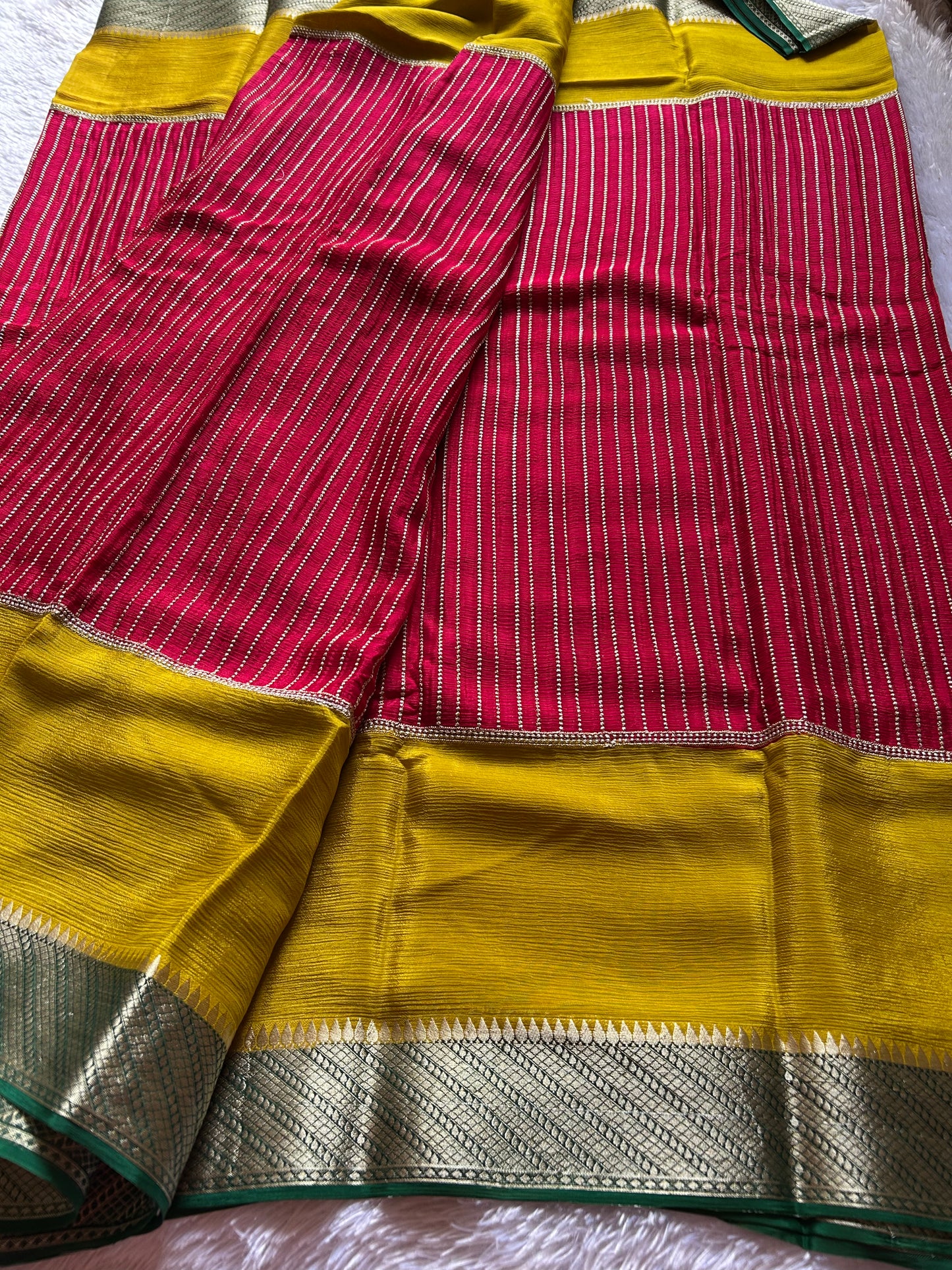 SS110 (3D) : Red-olive-dark green