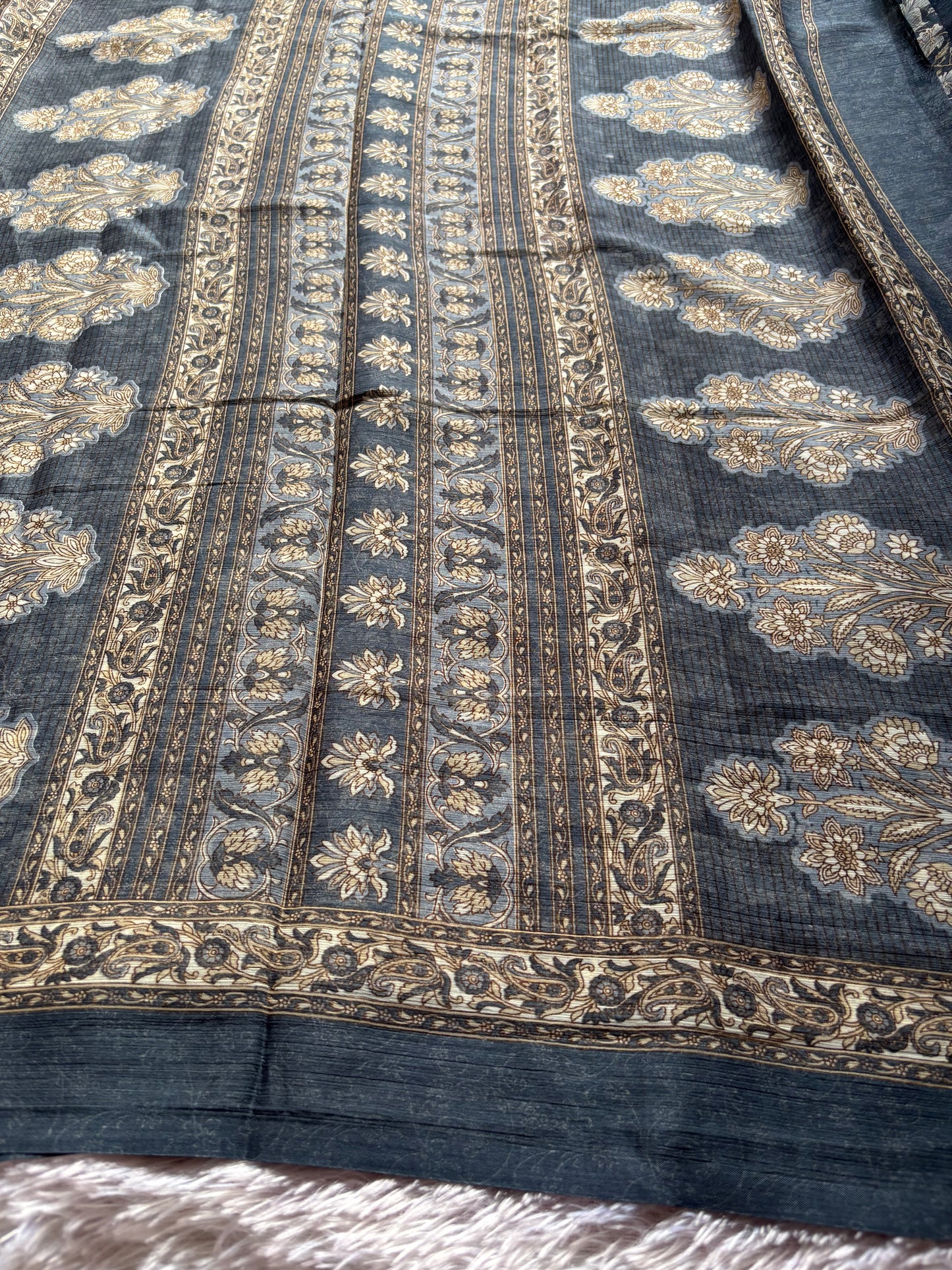 SS110 : Printed Steel grey