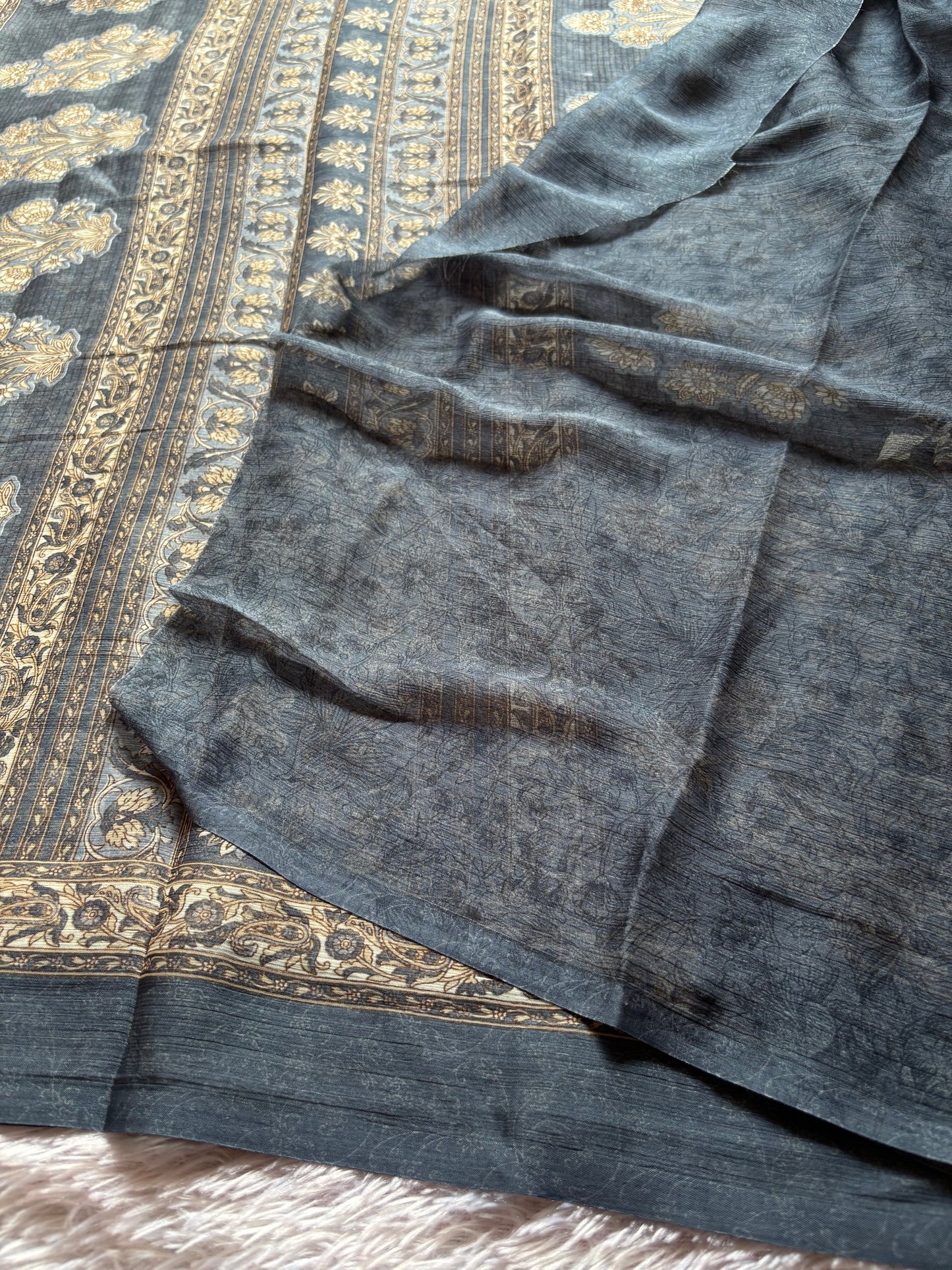 SS110 : Printed Steel grey
