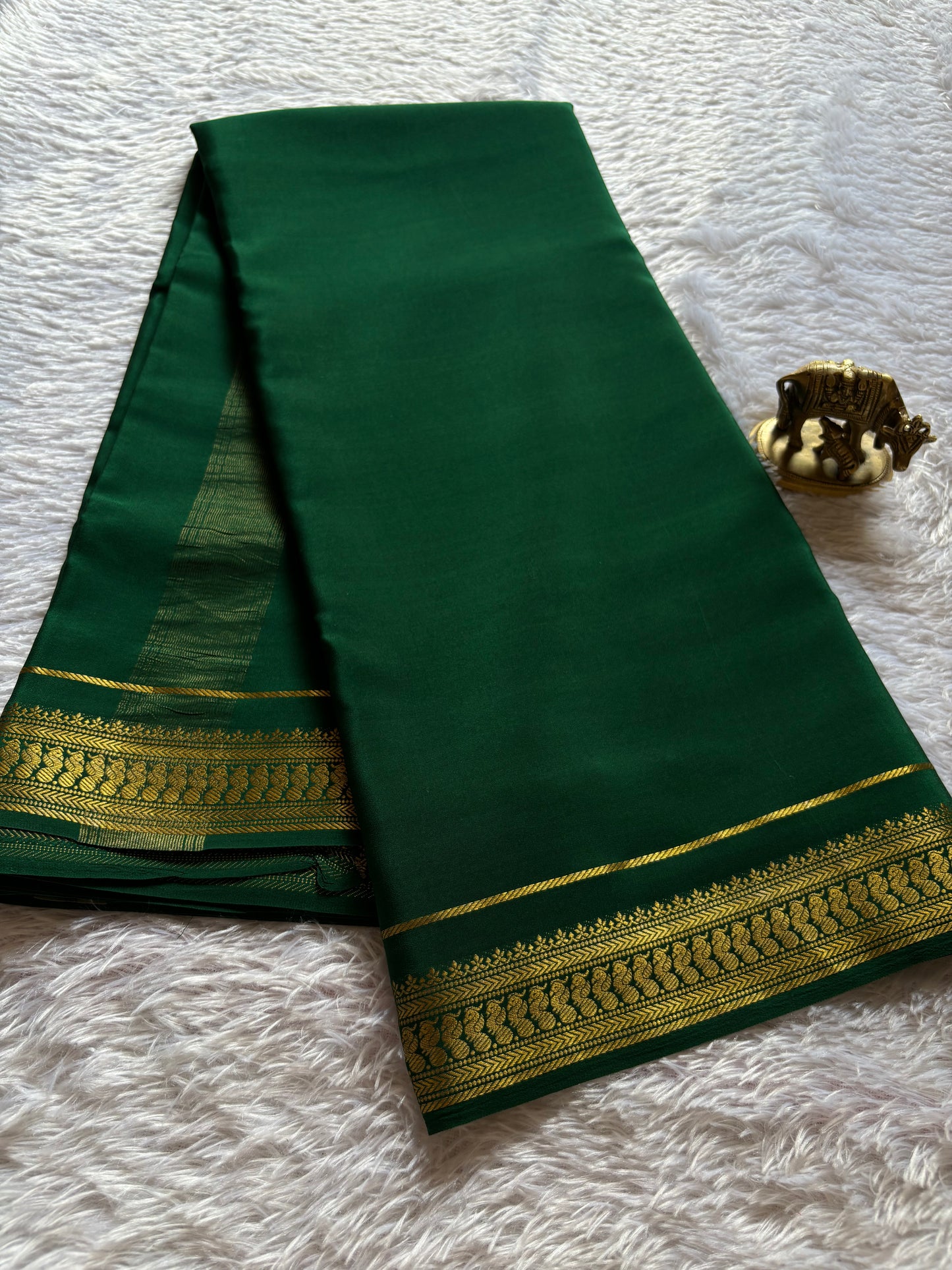 Mayuri : Solid Dark green