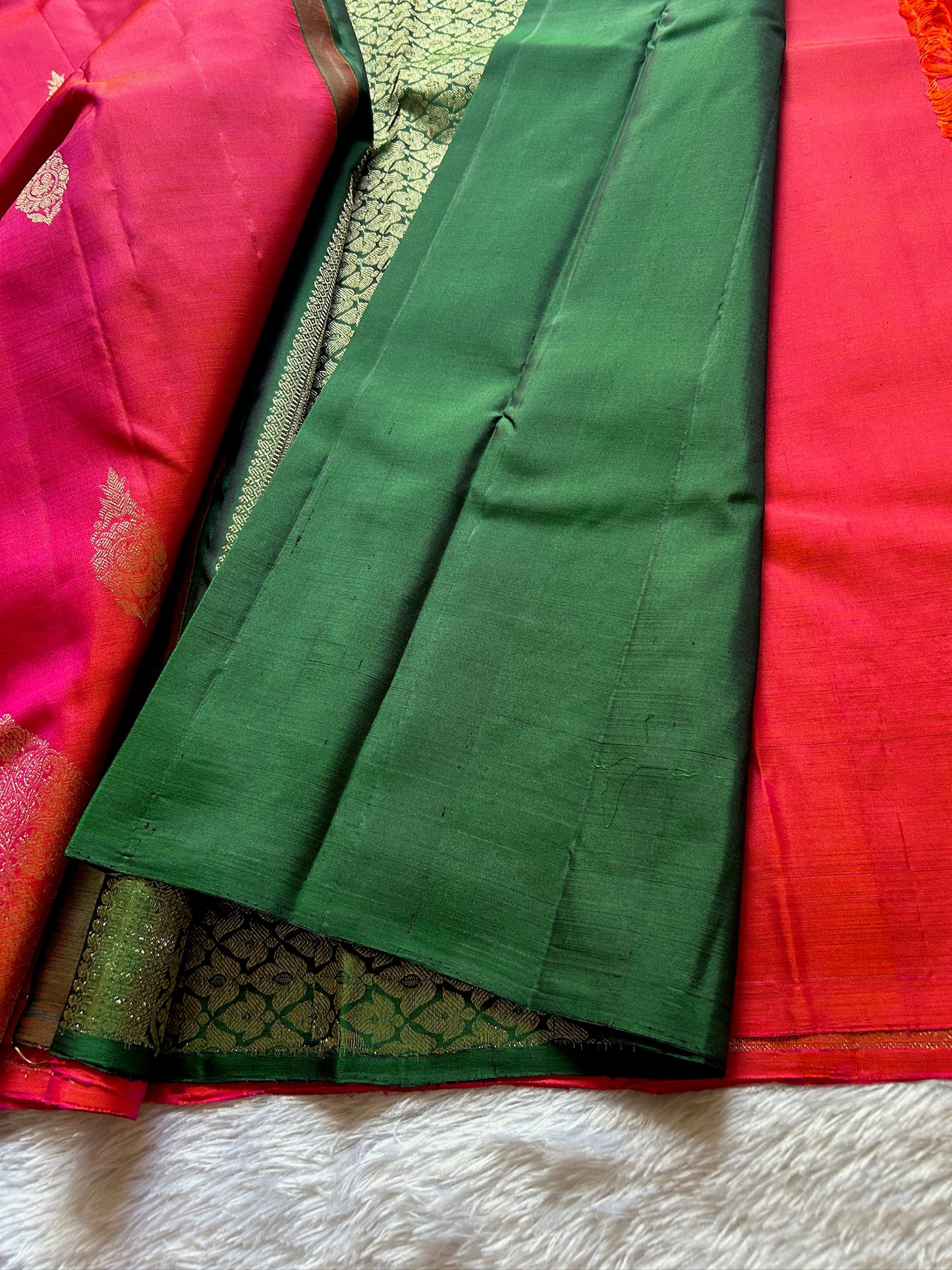 Vydurya : Solid Pinkish red