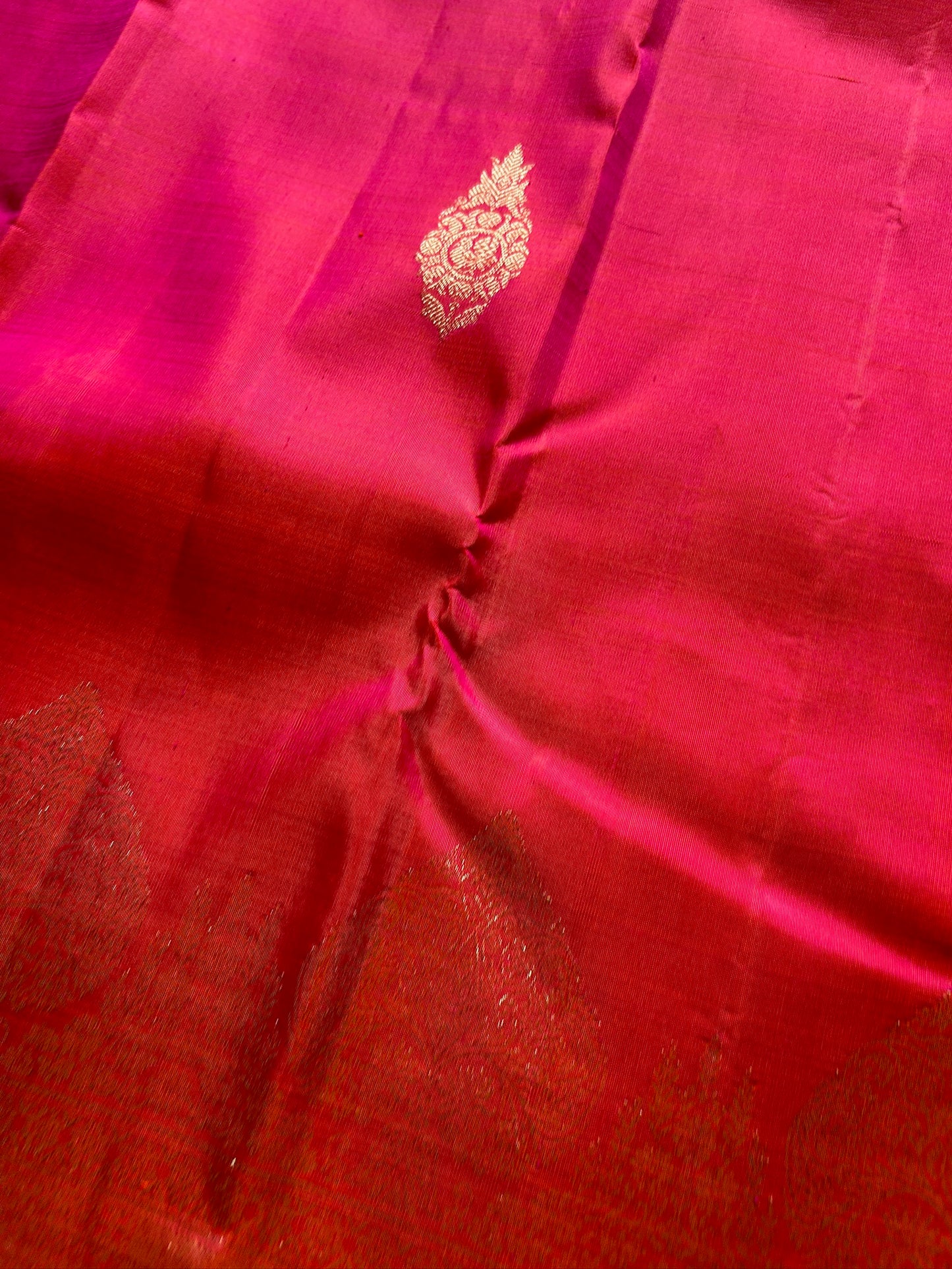 Vydurya : Solid Pinkish red