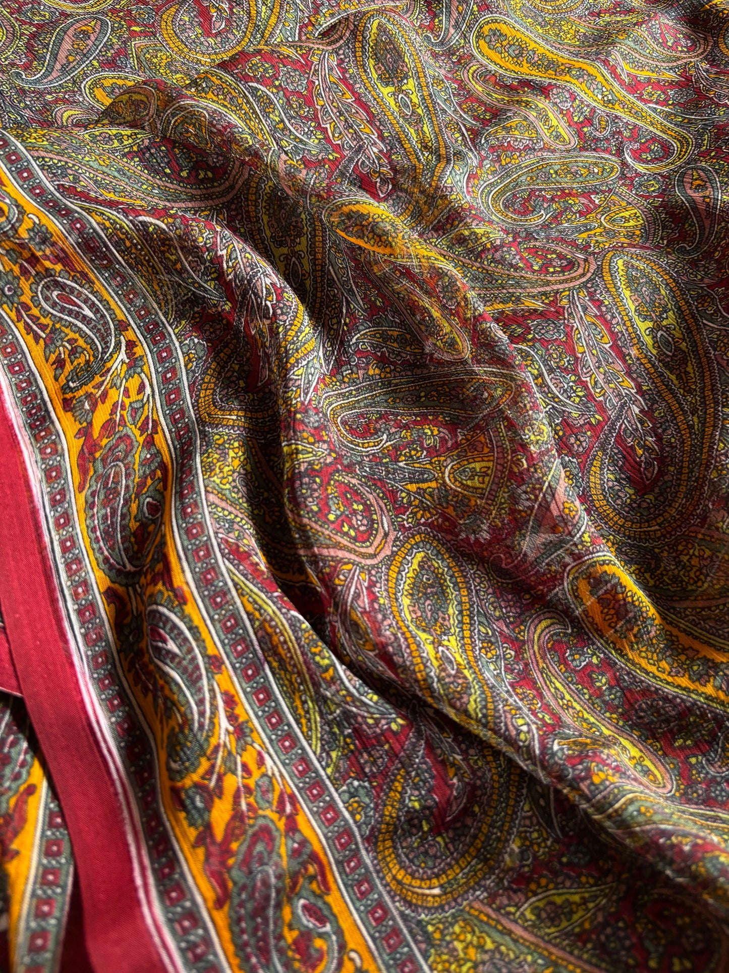 SS110 : Printed Maroon
