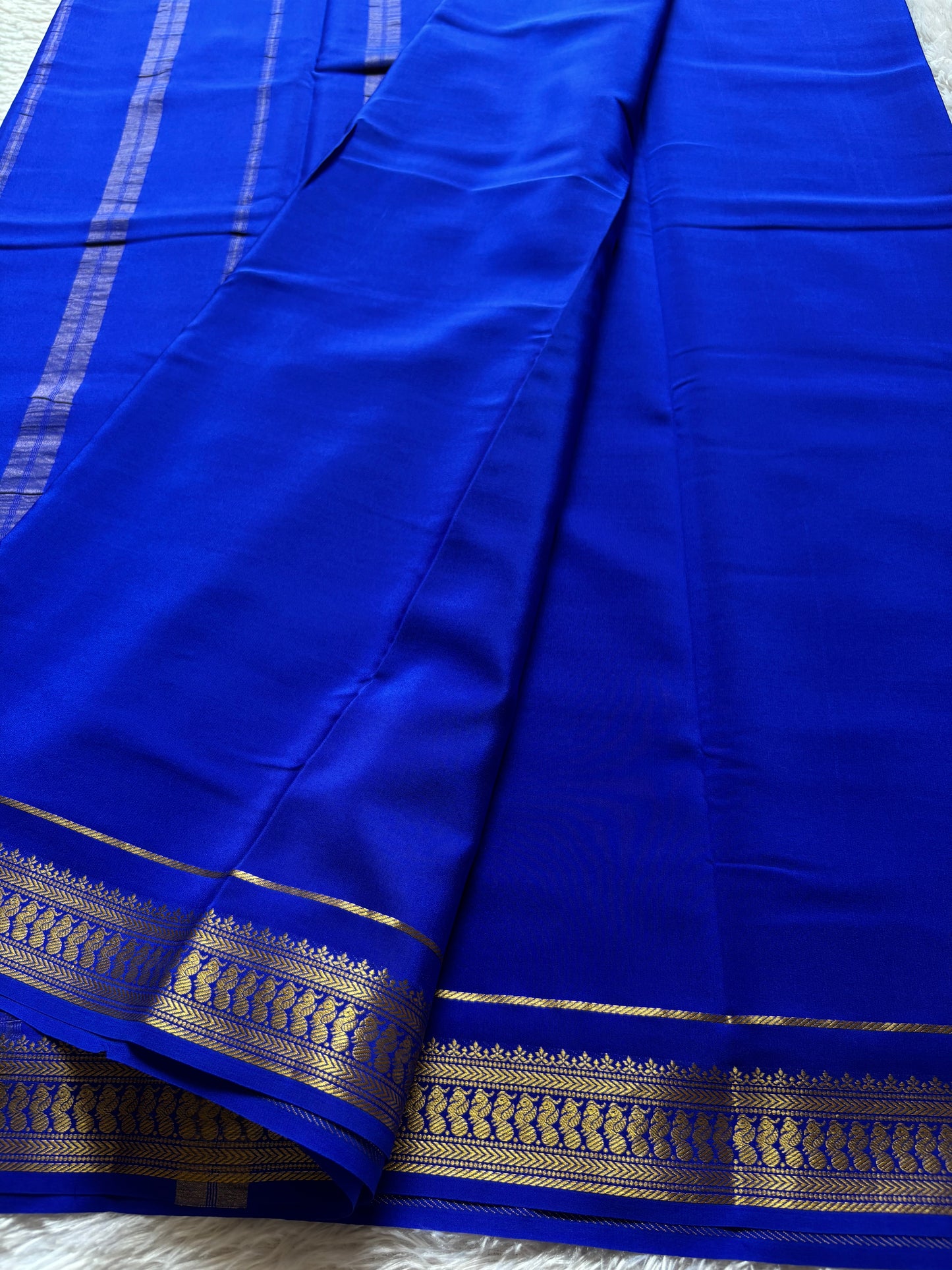 Mayuri : Solid Royal blue