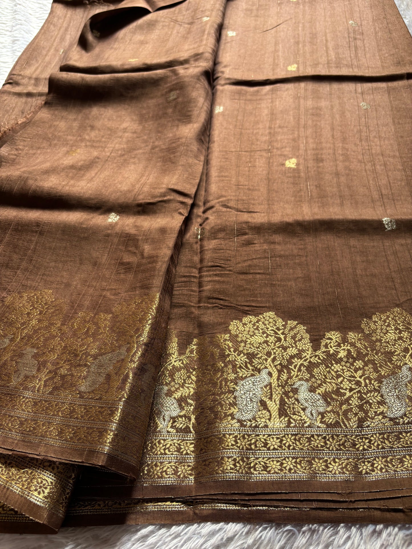 SS127 : Solid Brown