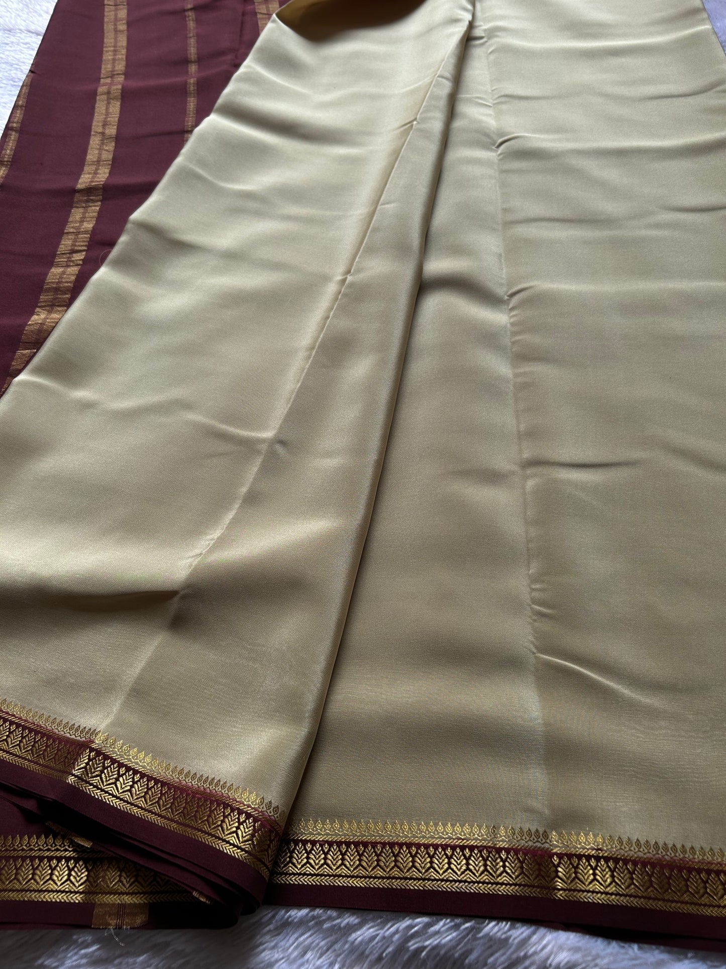 Jyothi (2D) : Beige-chocolate brown