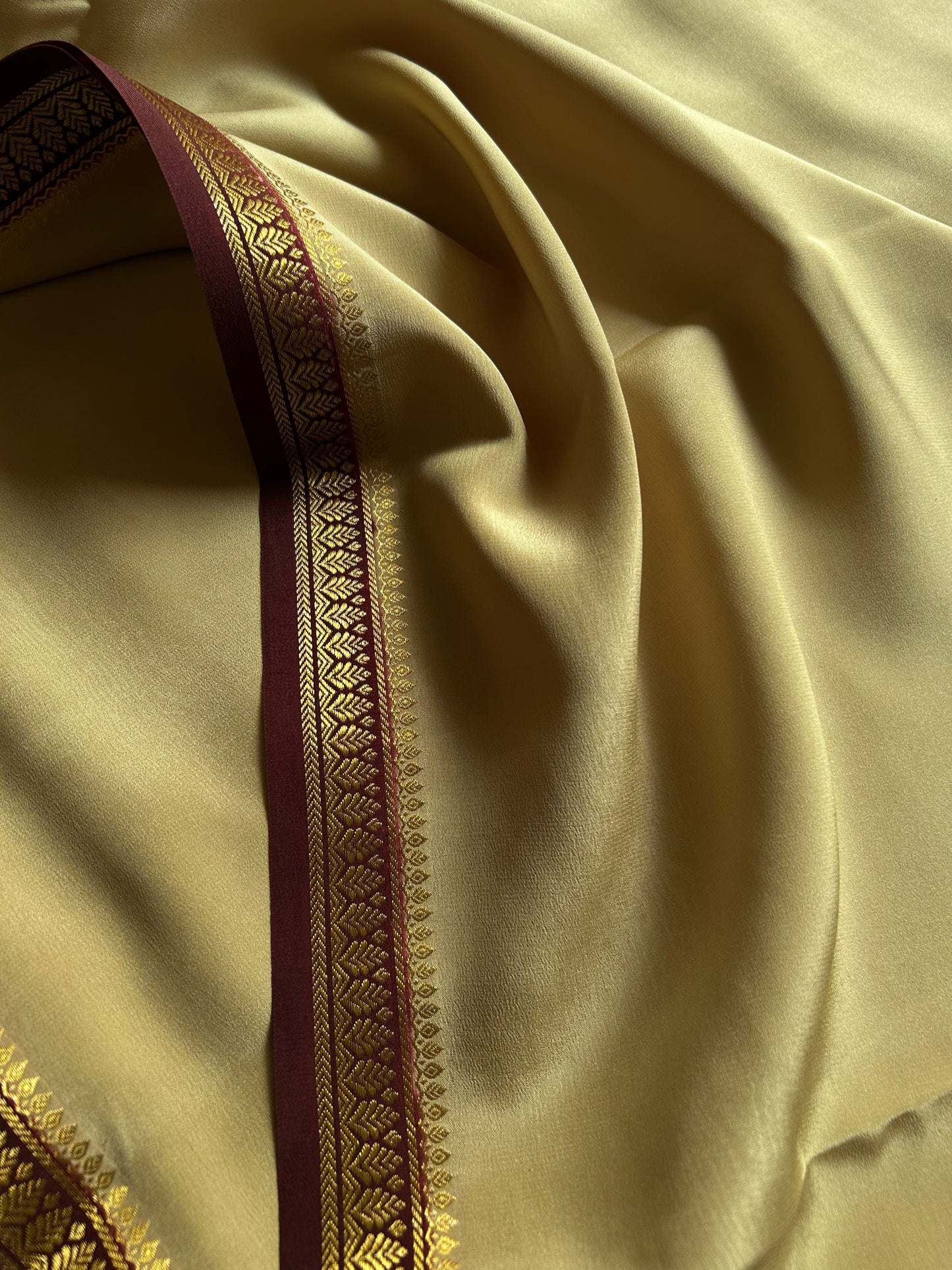 Jyothi (2D) : Beige-chocolate brown