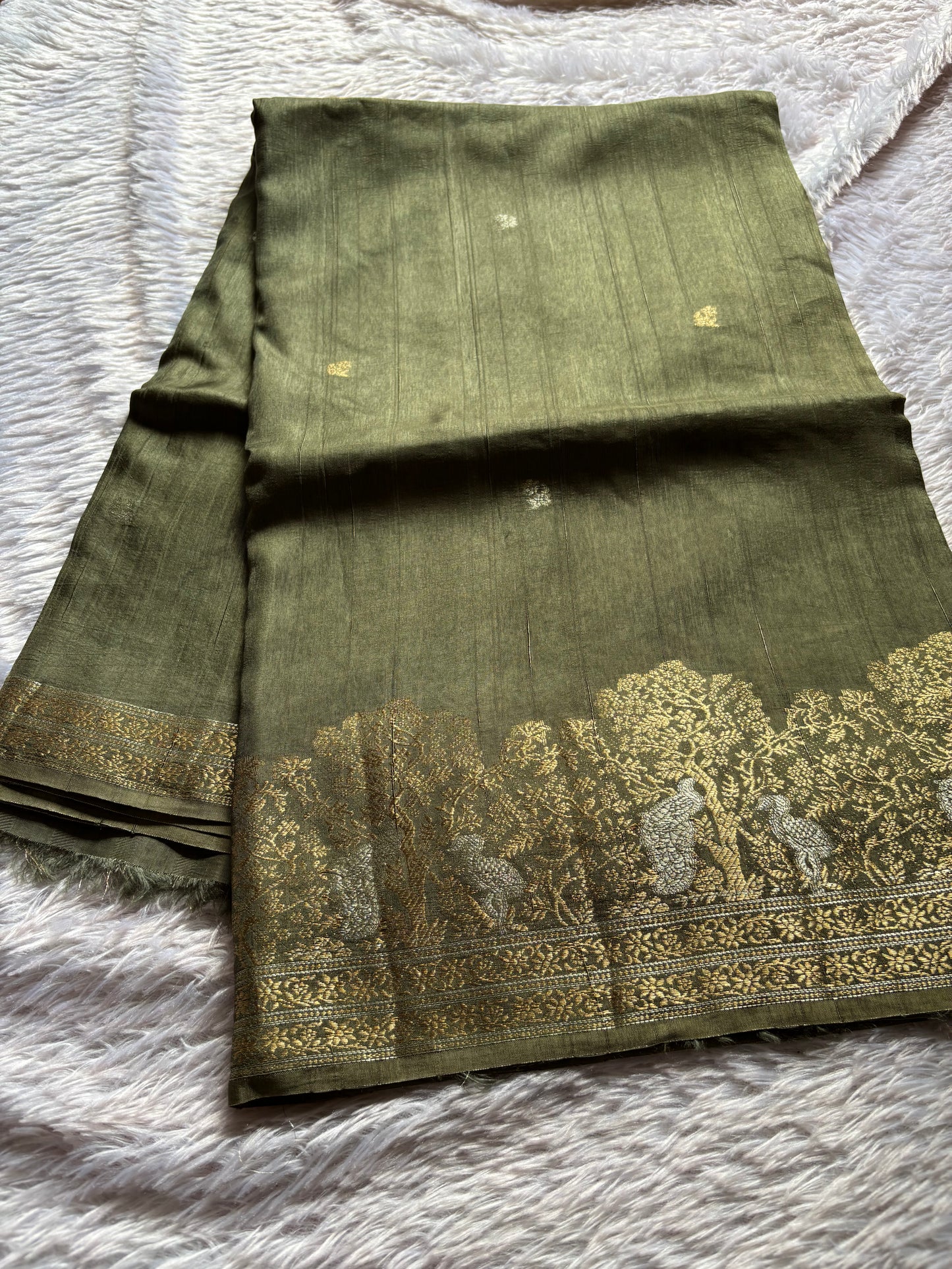 SS127 : Solid Sage green