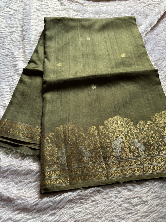 SS127 : Solid Sage green