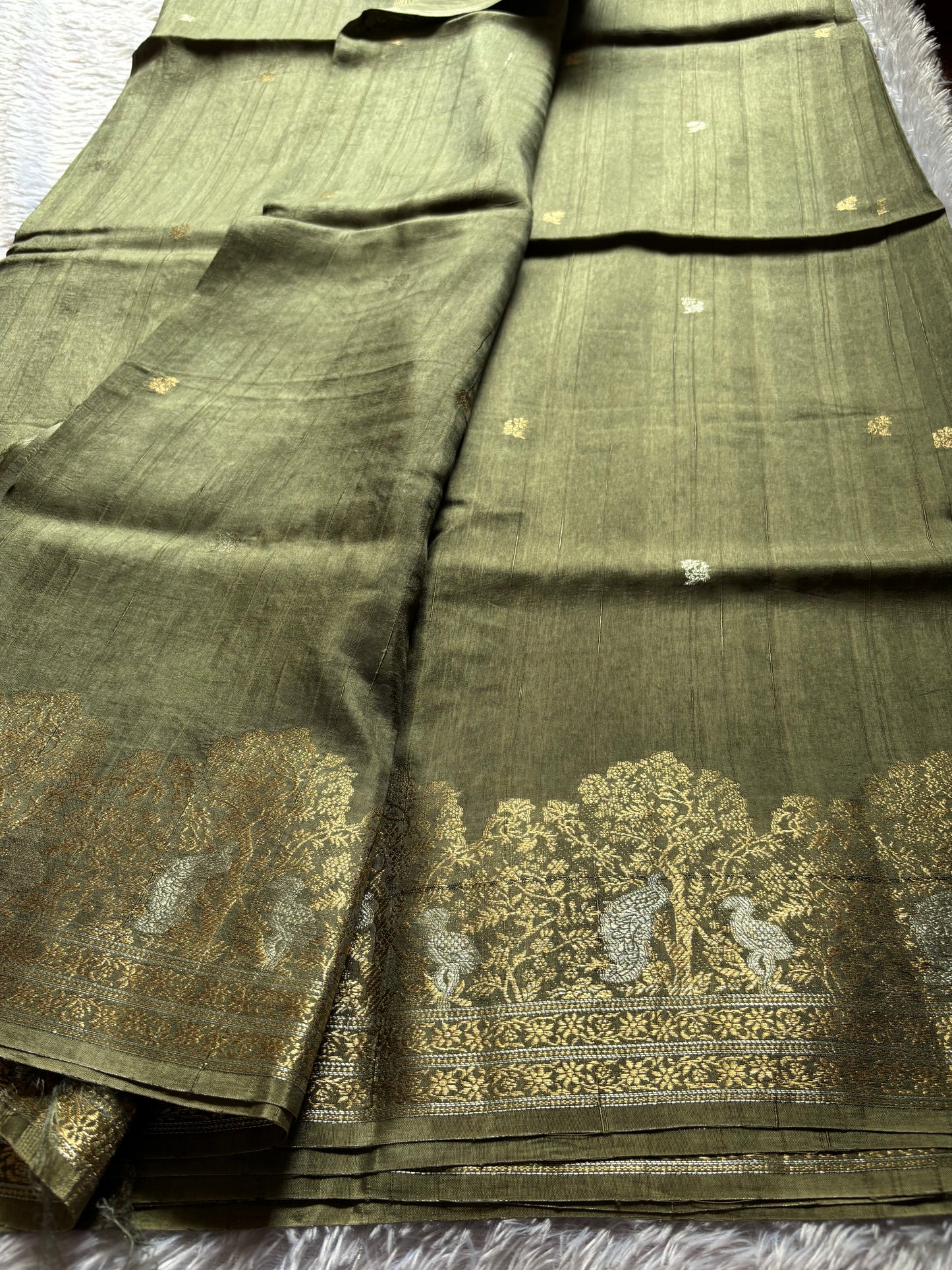 SS127 : Solid Sage green
